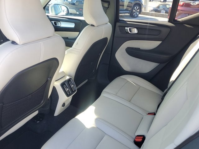 2019 Volvo XC40 Momentum