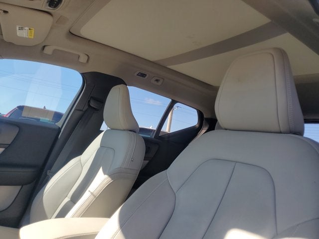 2019 Volvo XC40 Momentum