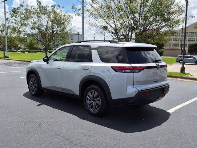2024 Nissan Pathfinder SV