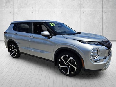 2023 Mitsubishi Outlander SE