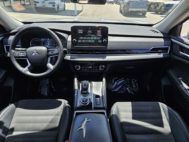 2023 Mitsubishi Outlander SE