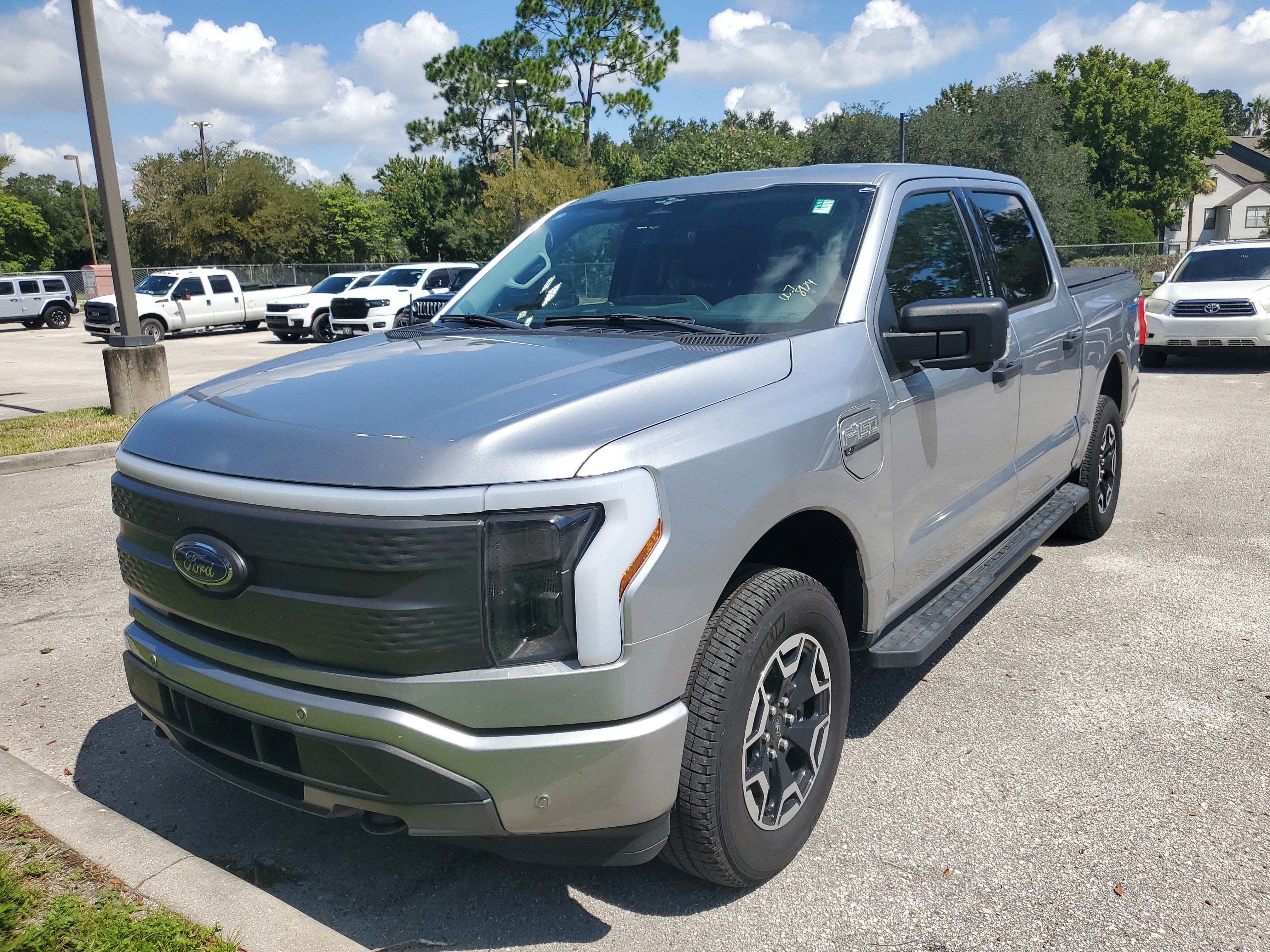 2023 Ford F-150 Lightning XLT