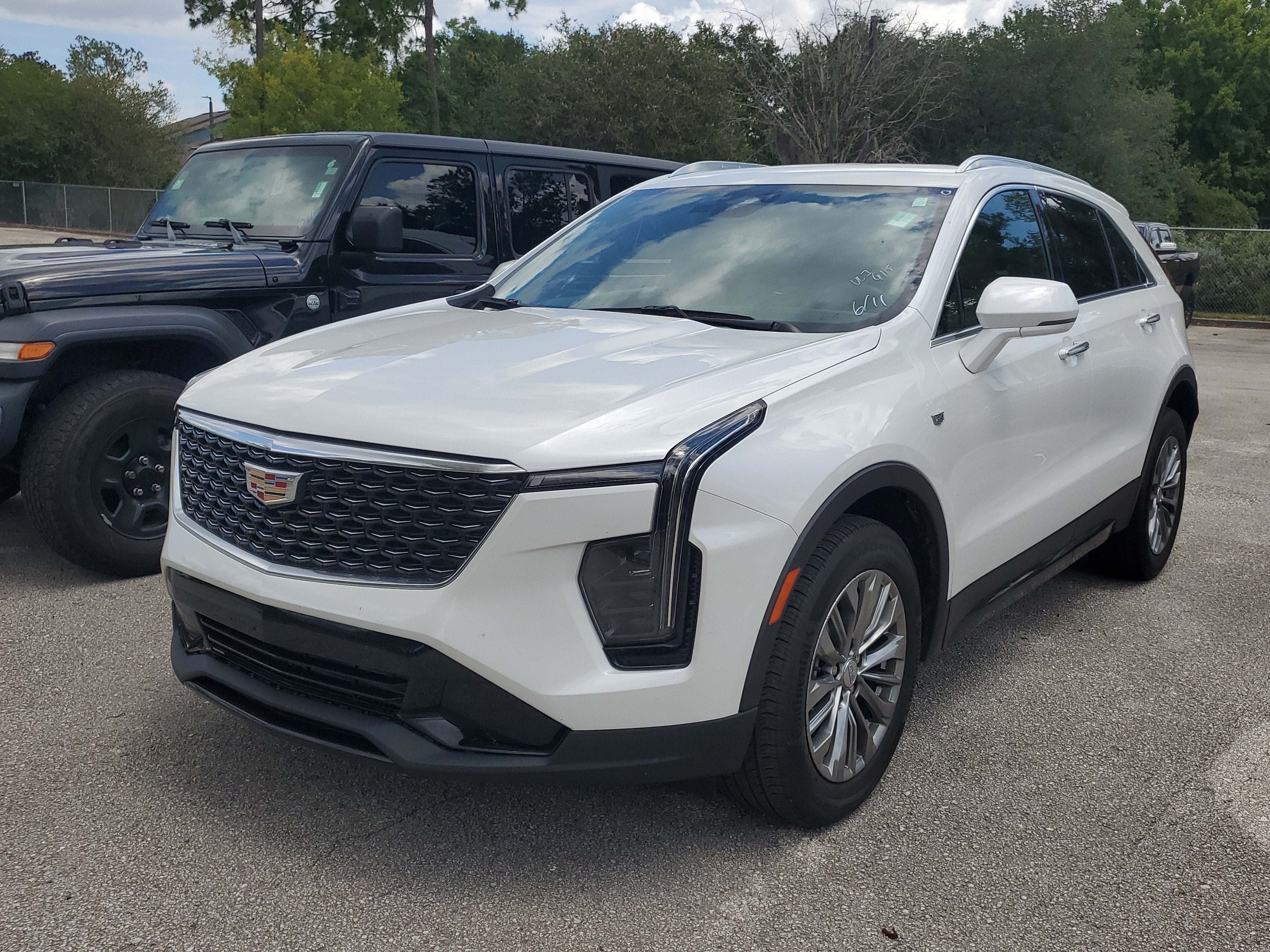 2024 Cadillac XT4 FWD Premium Luxury