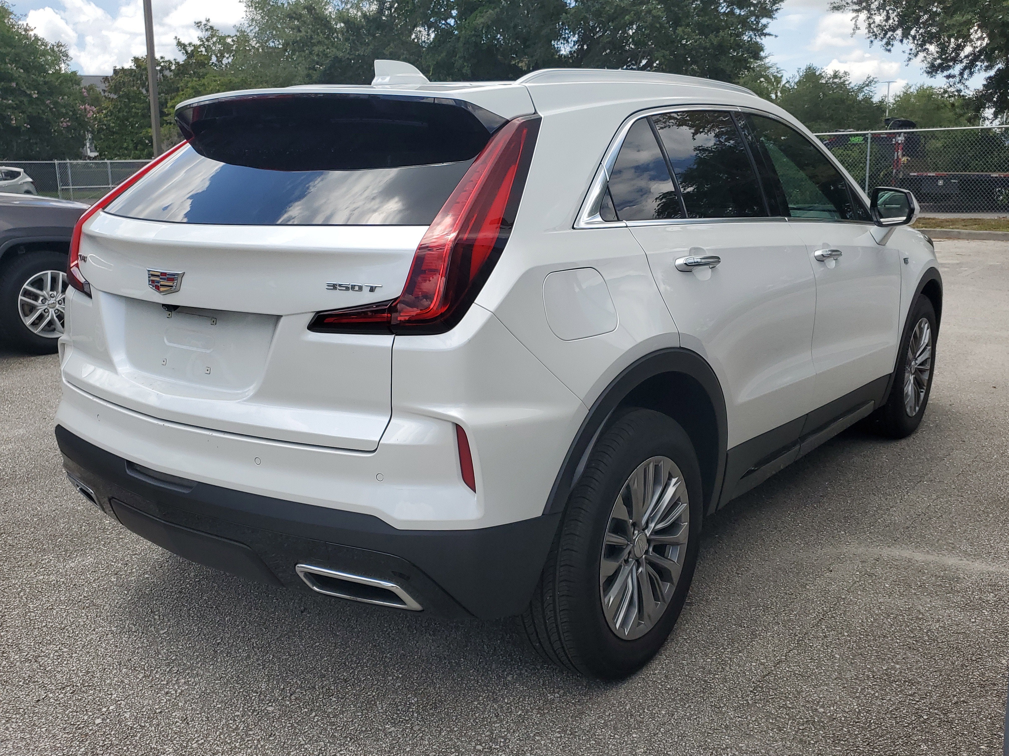 2024 Cadillac XT4 FWD Premium Luxury