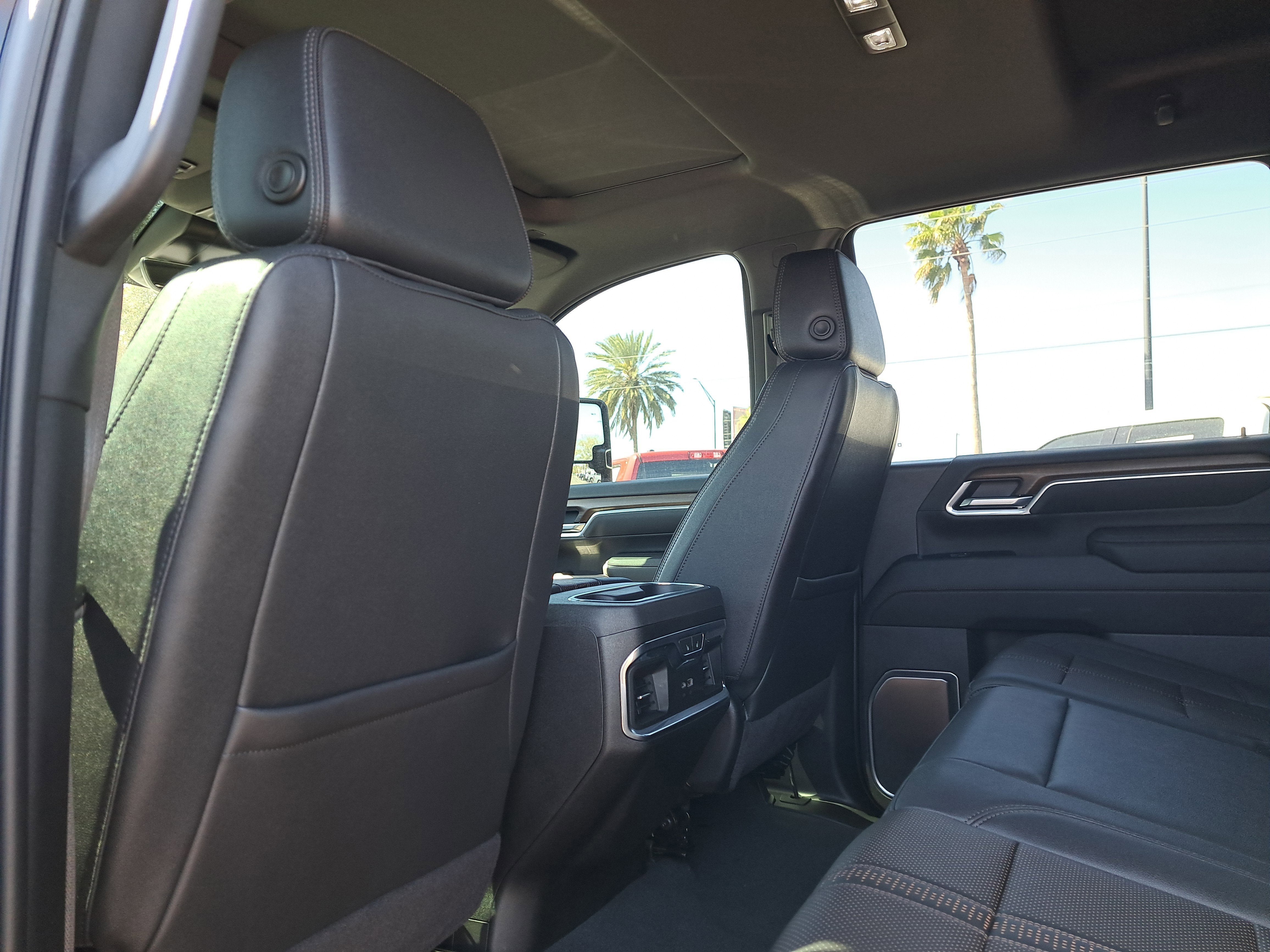 2025 Chevrolet Silverado 3500HD High Country