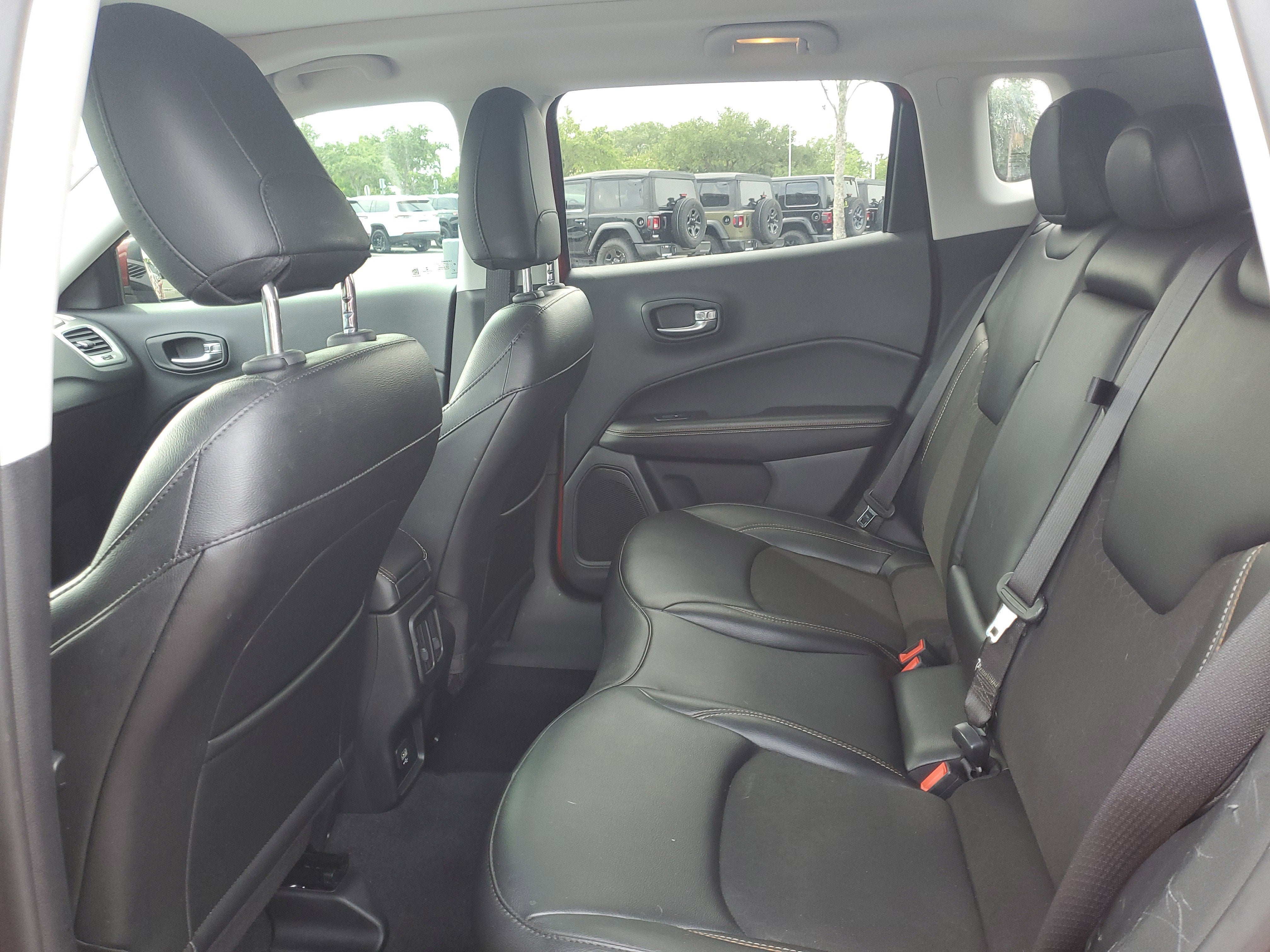2020 Jeep Compass Latitude w/Sun/Safety Pkg
