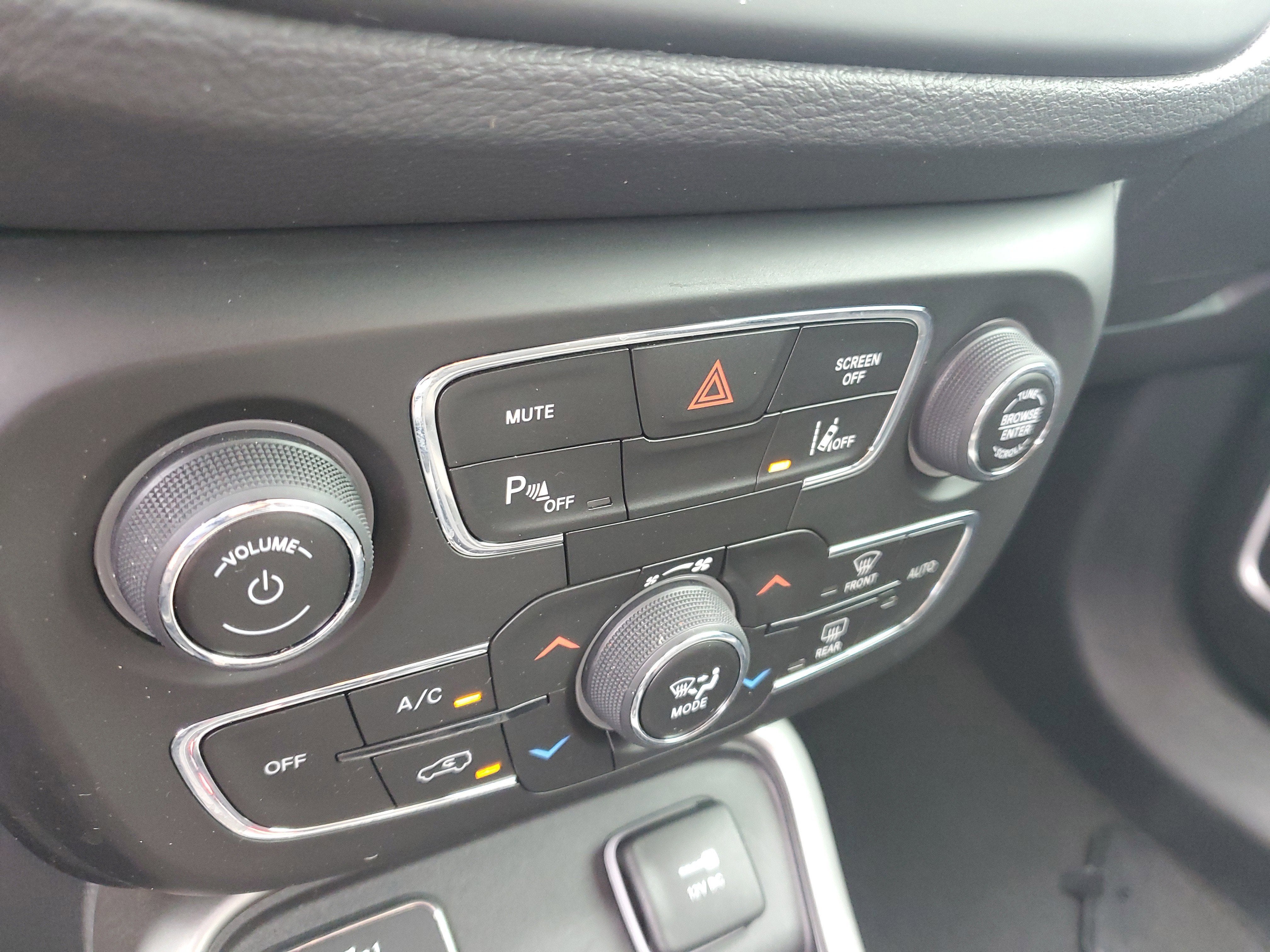 2020 Jeep Compass Latitude w/Sun/Safety Pkg