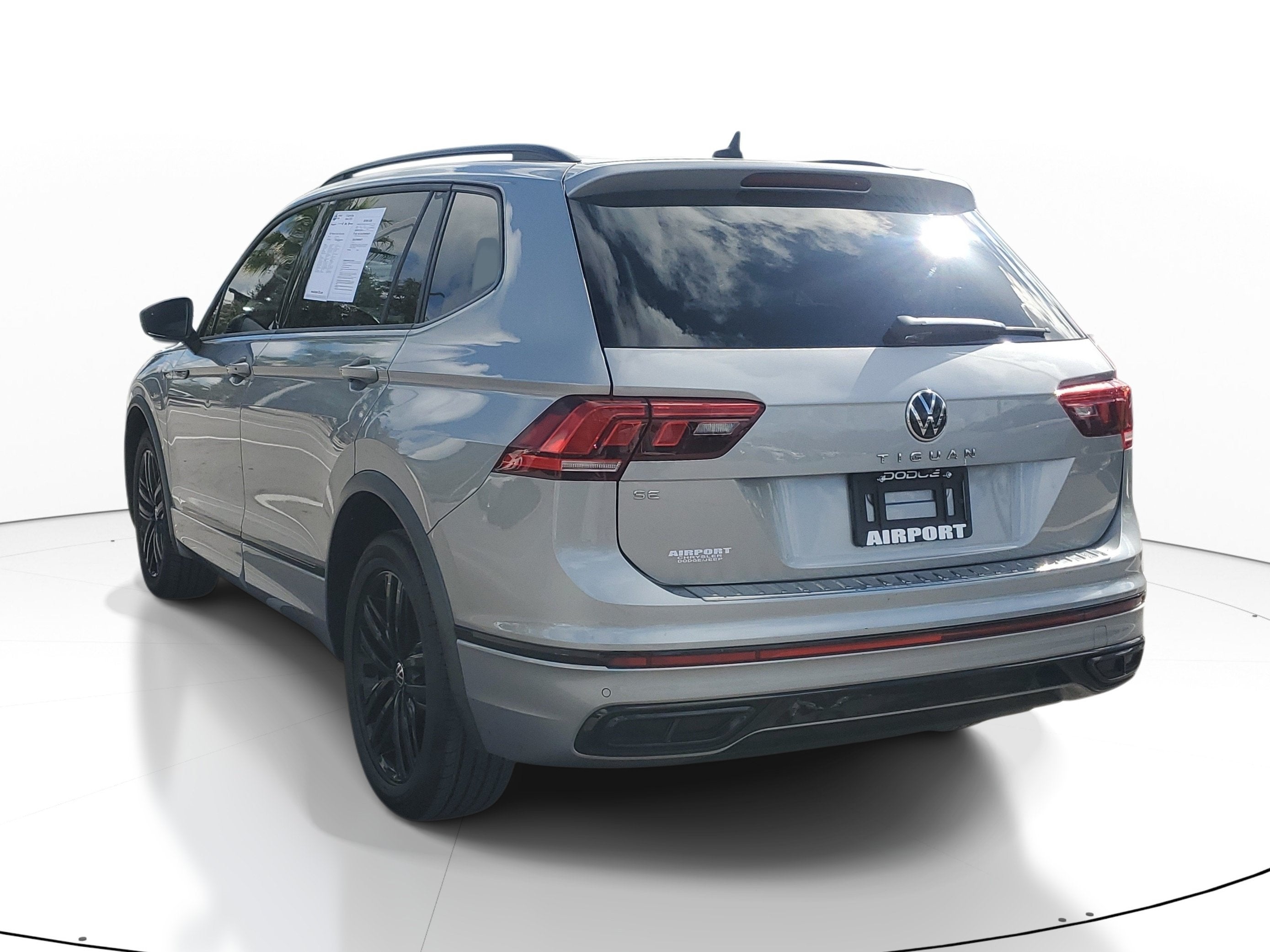 2022 Volkswagen Tiguan SE R-Line Black