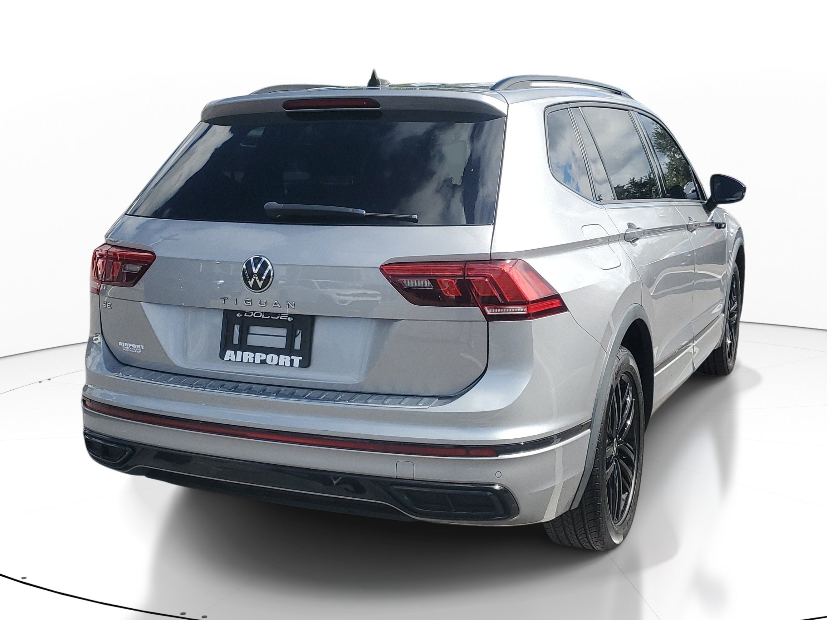2022 Volkswagen Tiguan SE R-Line Black