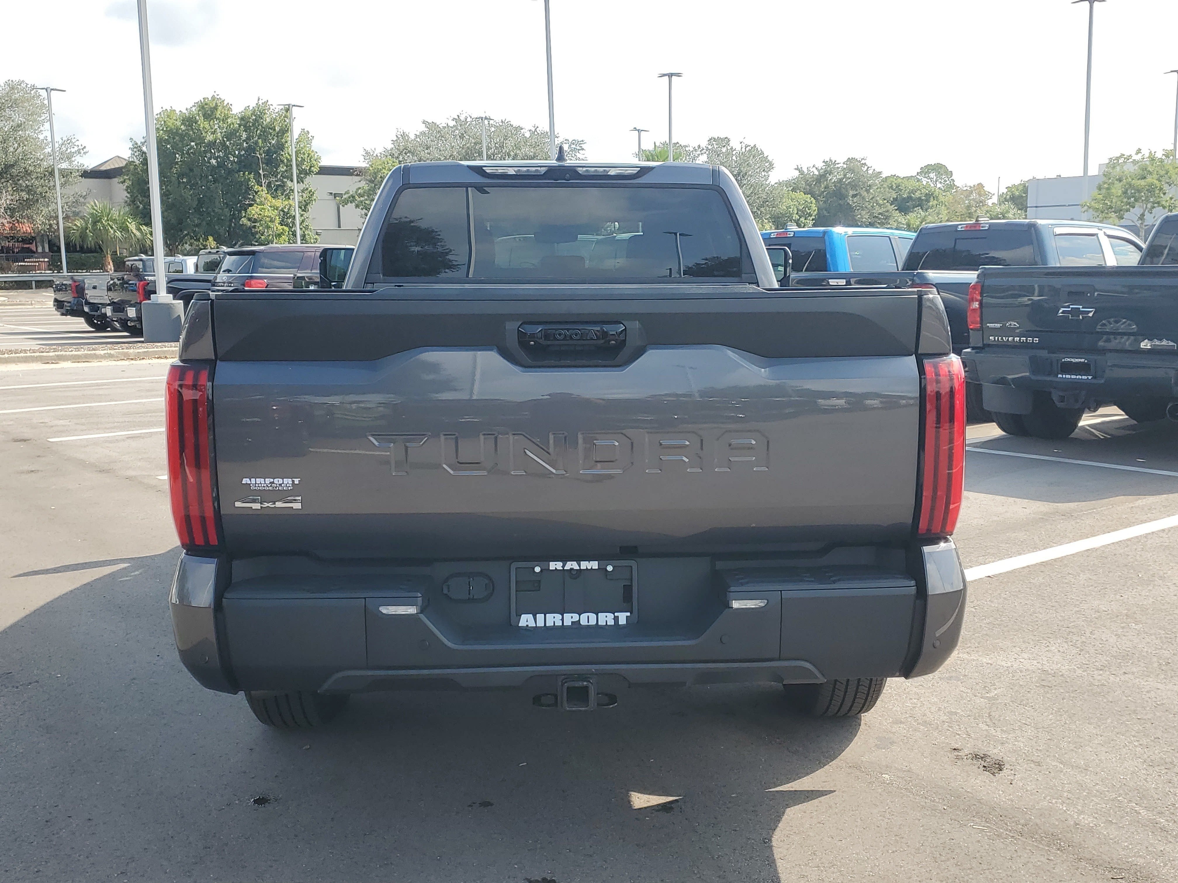 2023 Toyota Tundra 4WD SR5
