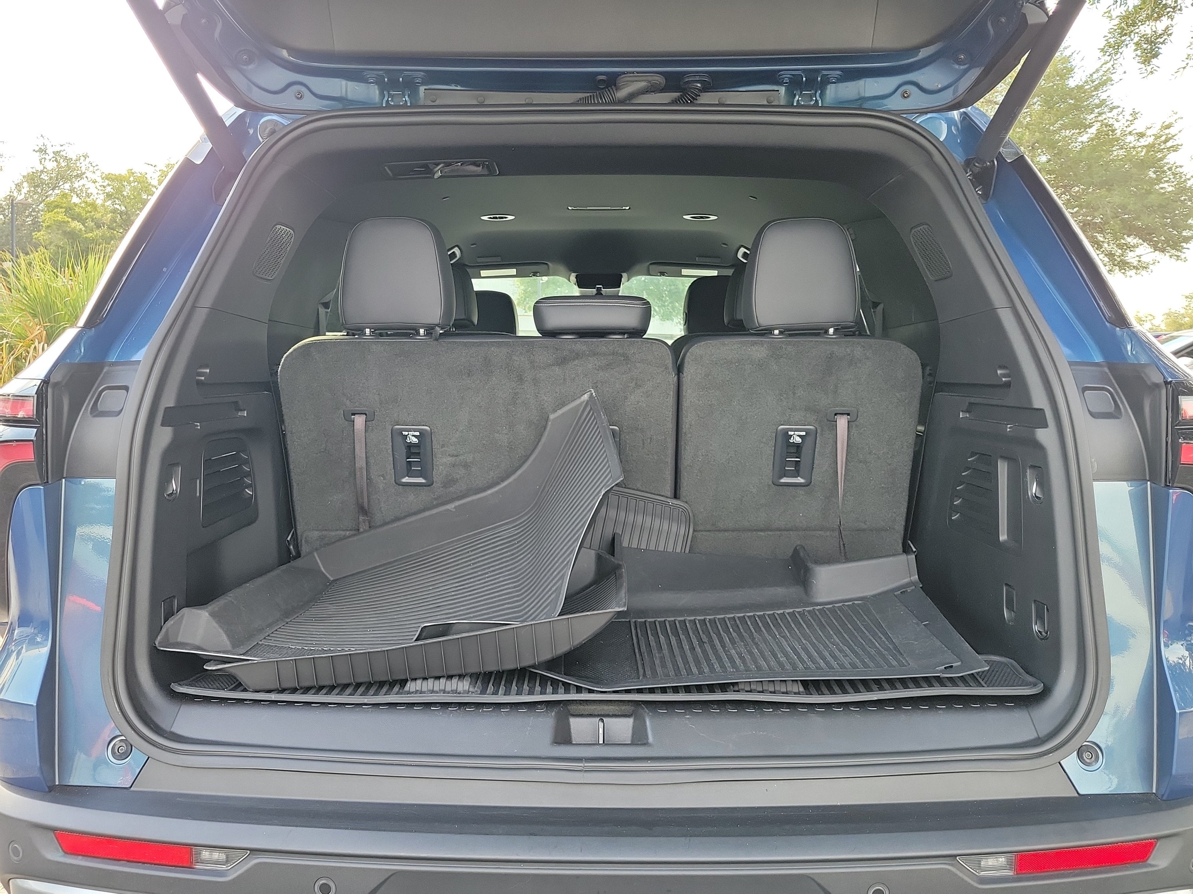 2024 Chevrolet Traverse FWD LT