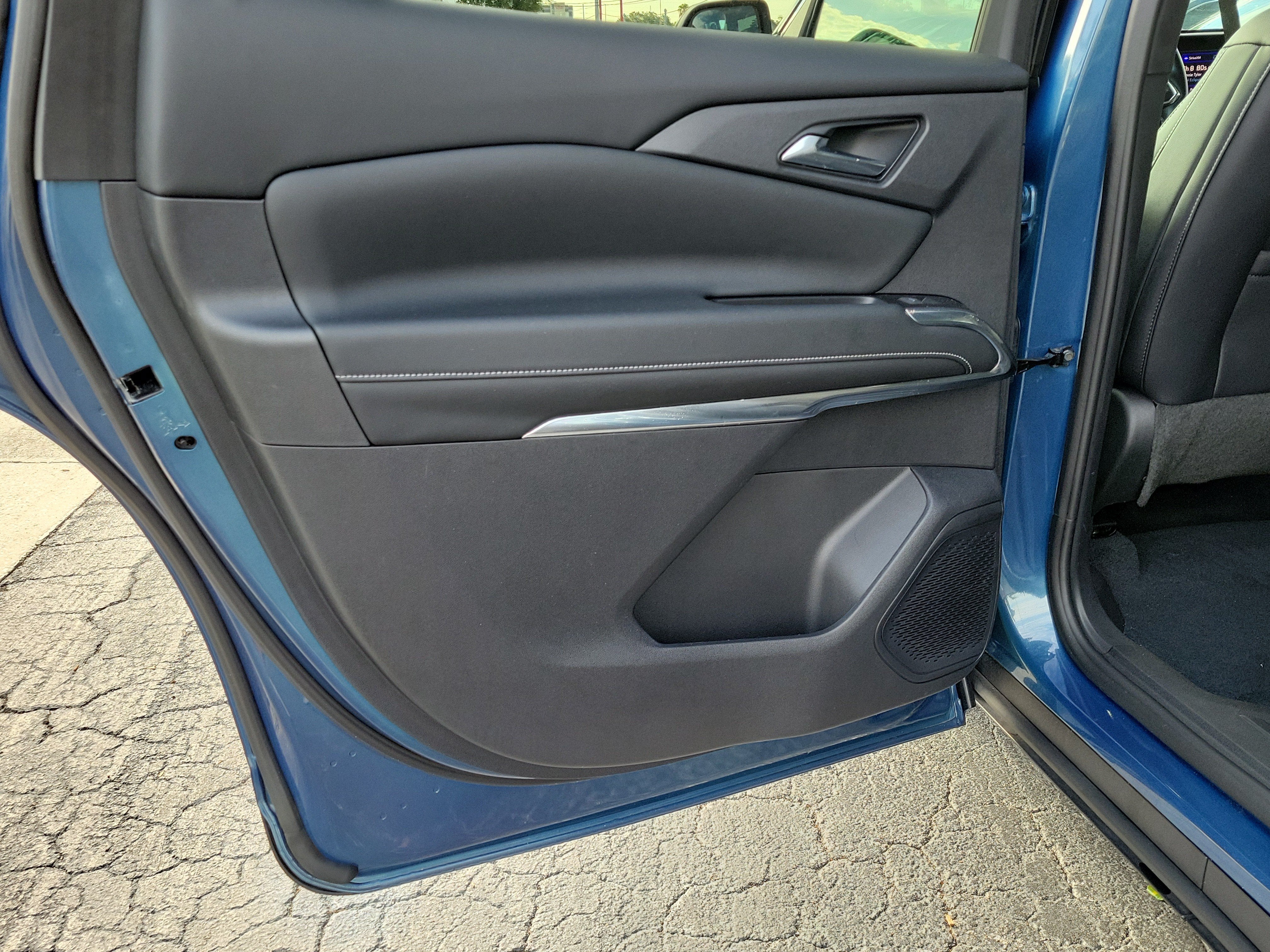 2024 Chevrolet Traverse FWD LT
