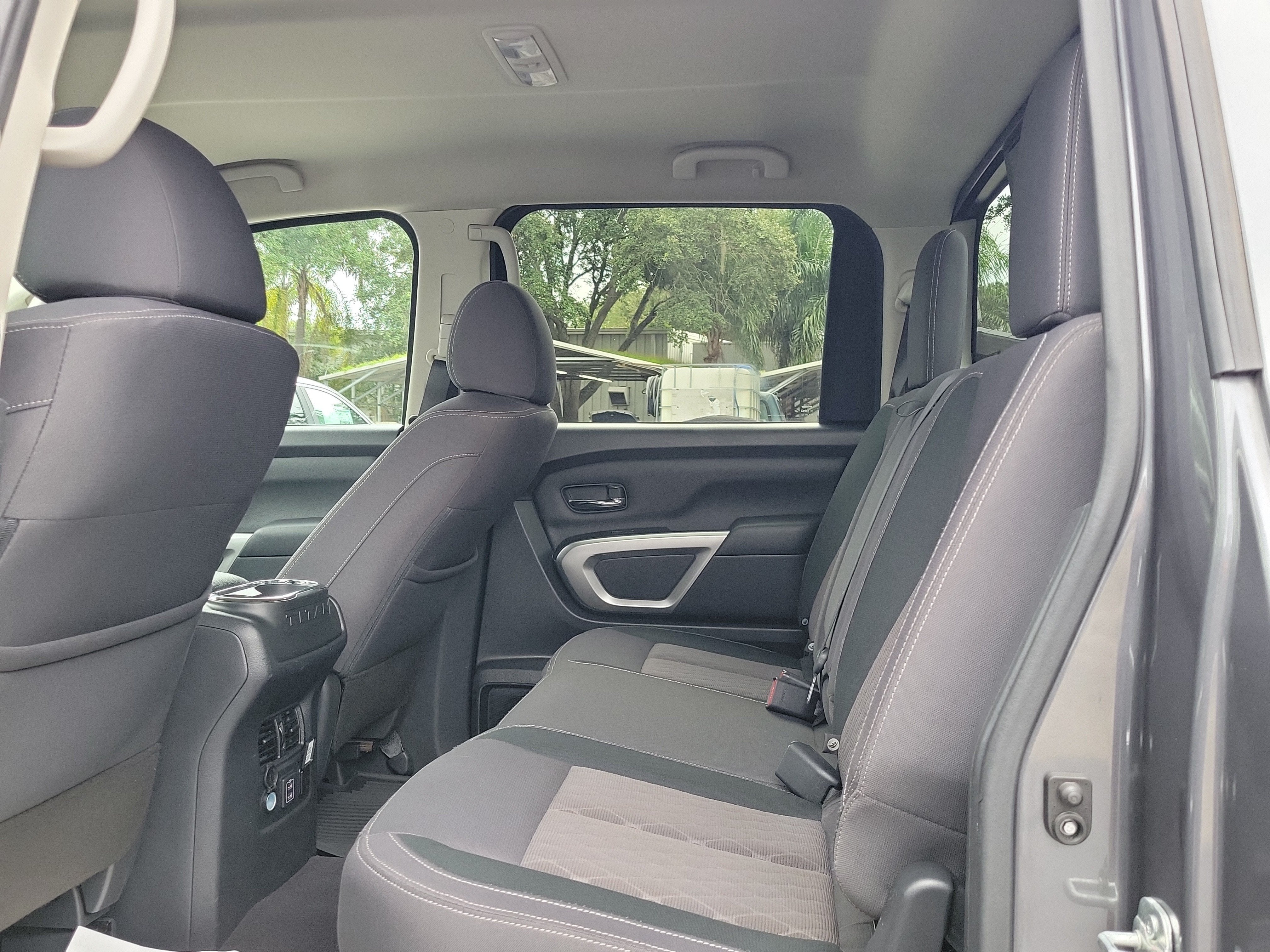 2023 Nissan Titan SV