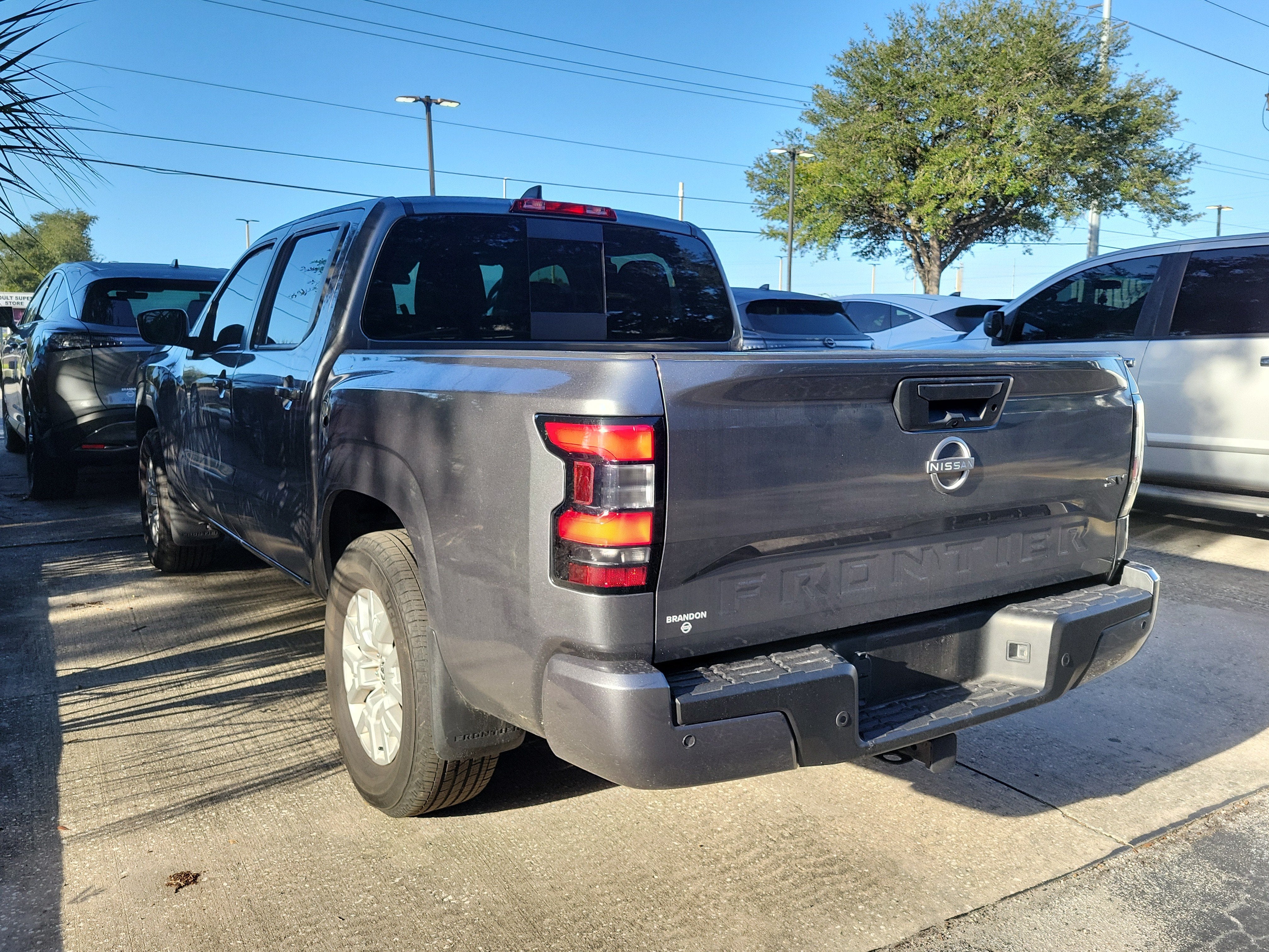 2024 Nissan Frontier SV