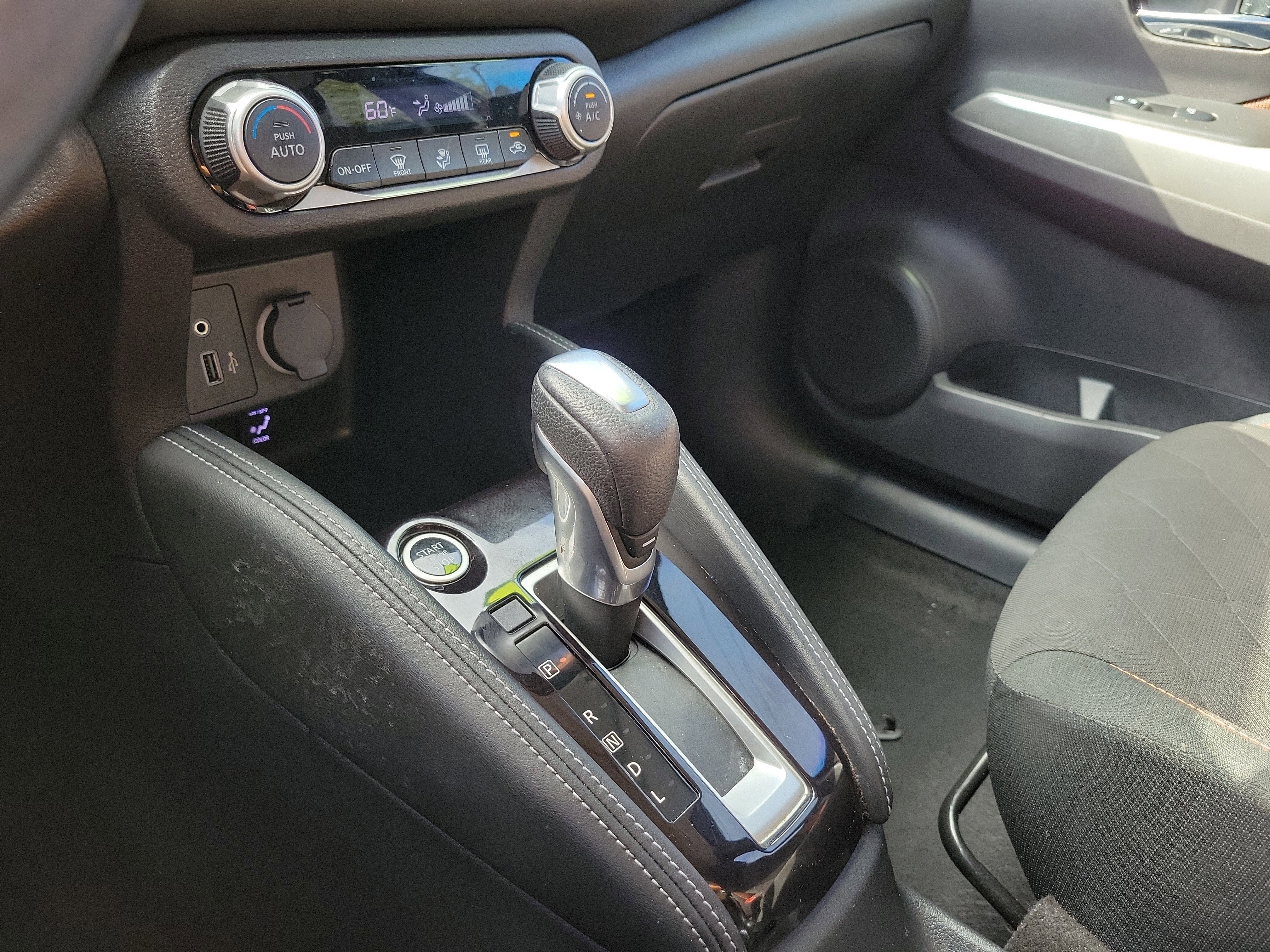 2020 Nissan Kicks SR
