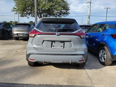 2021 Nissan Kicks SR