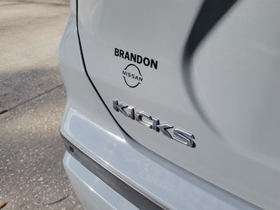 2021 Nissan Kicks SR