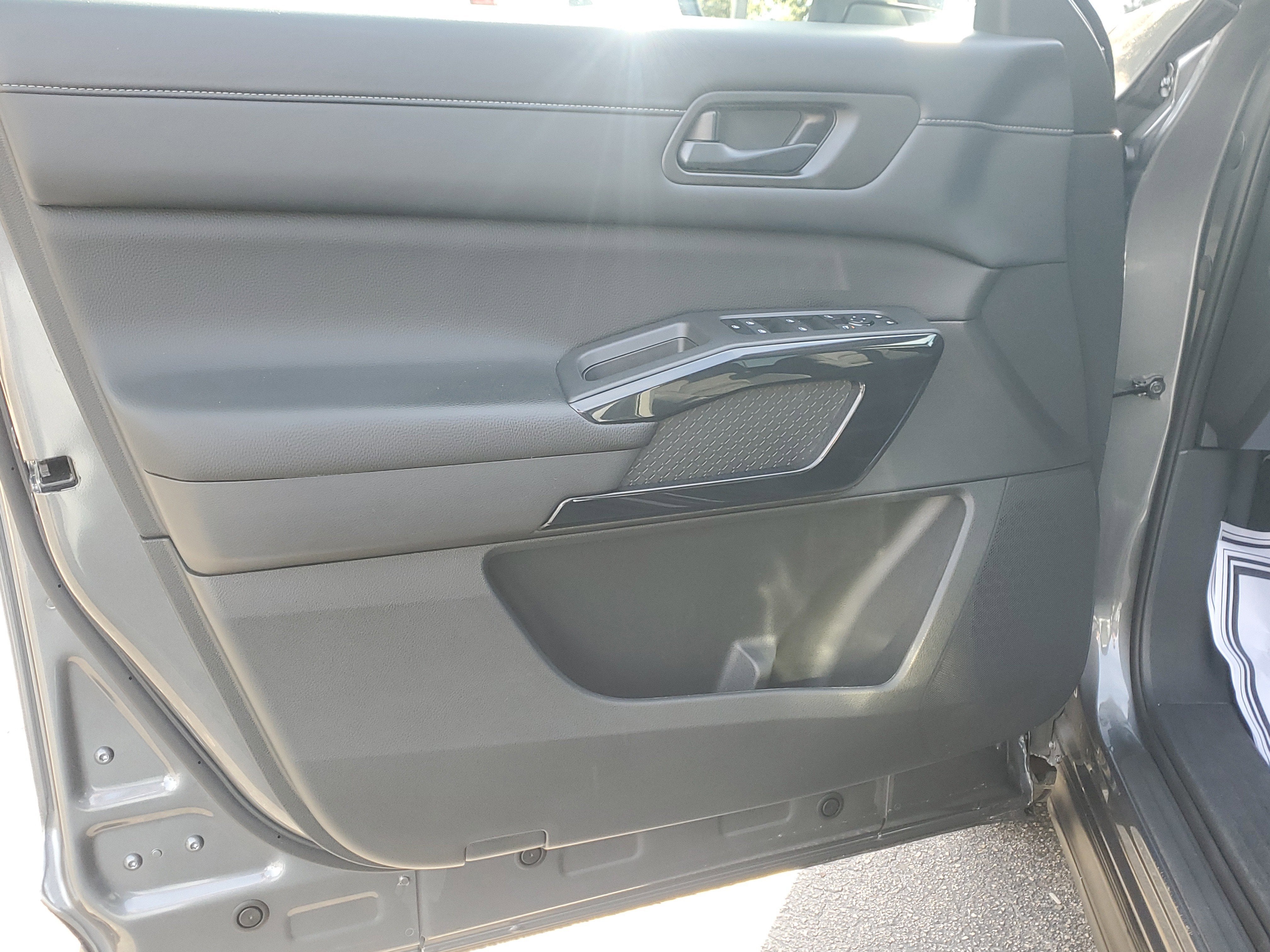 2024 Nissan Pathfinder S