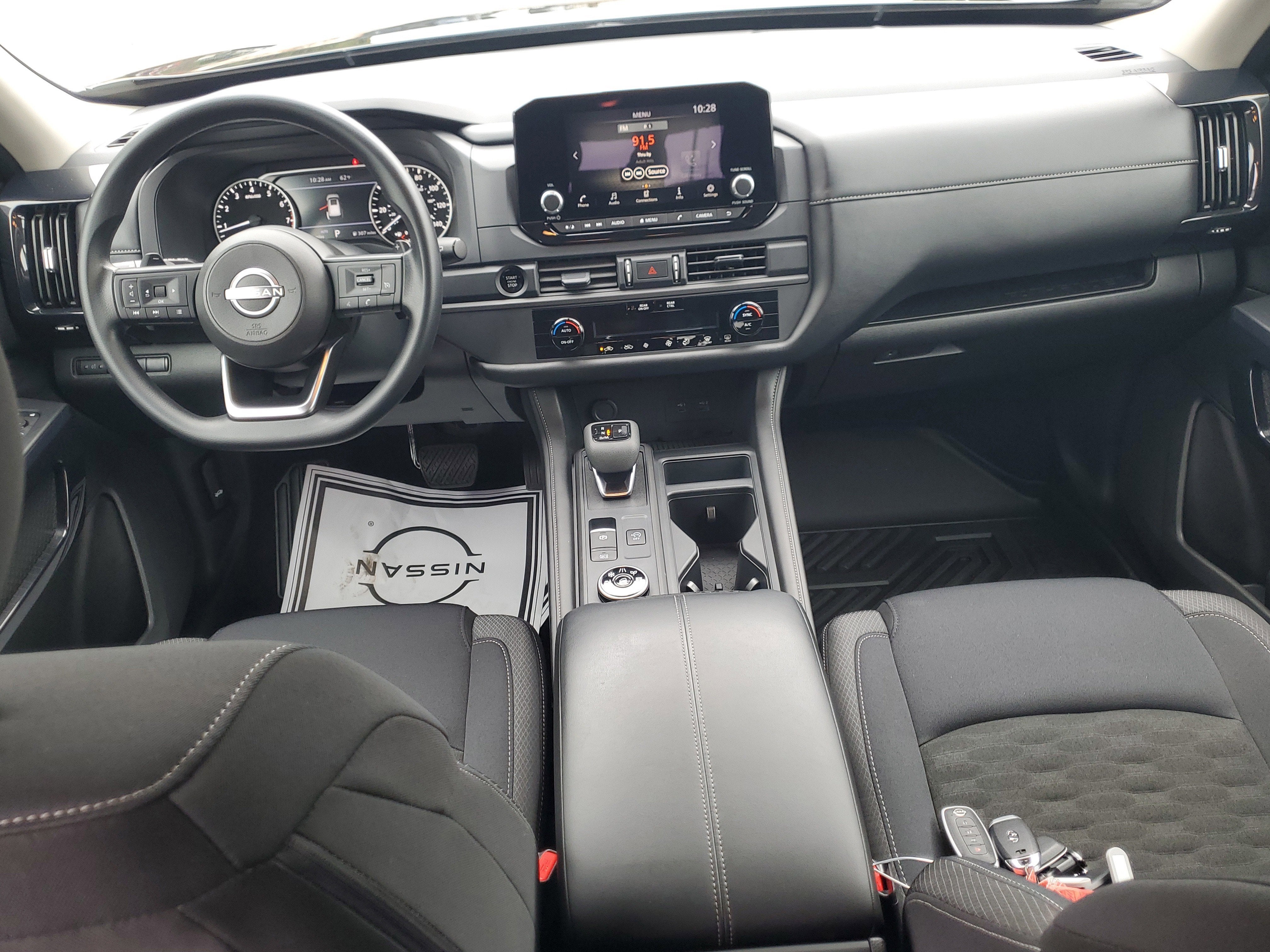 2025 Nissan Pathfinder S