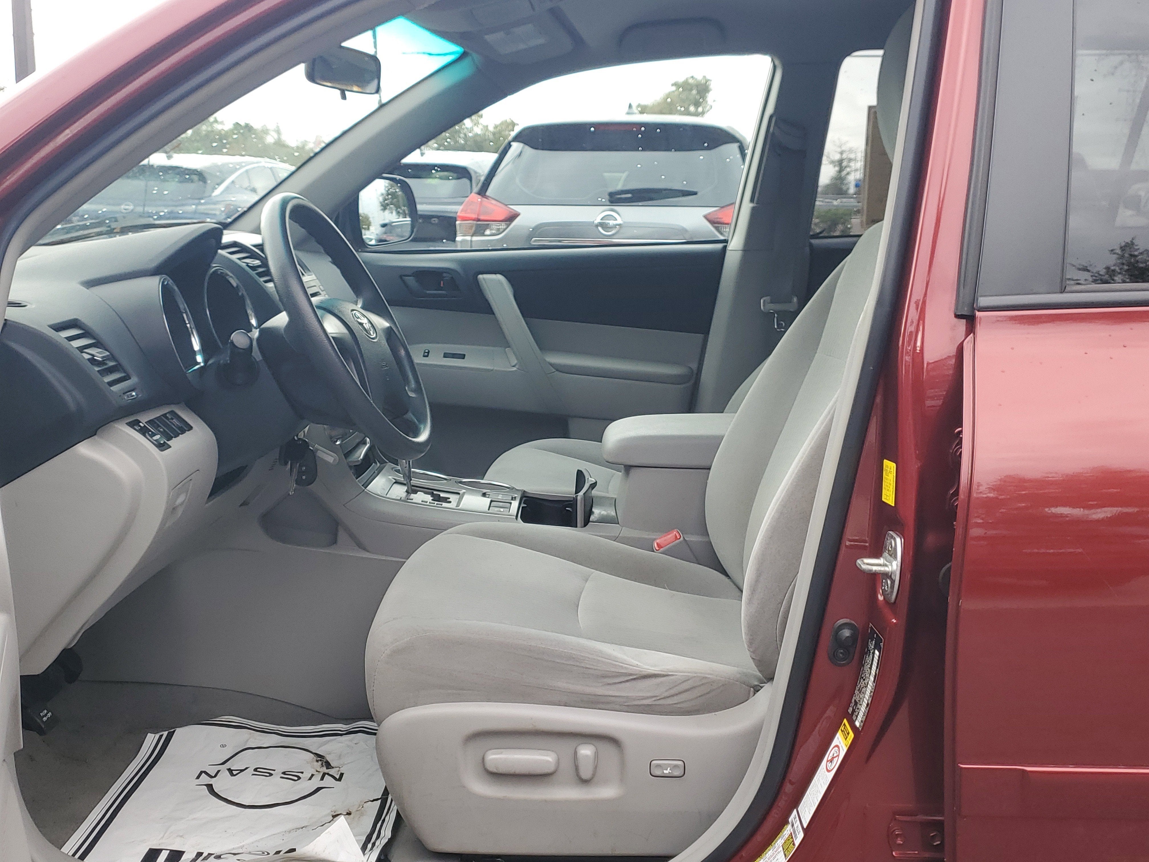2010 Toyota Highlander Base