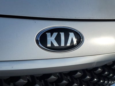 2017 Kia Sedona L