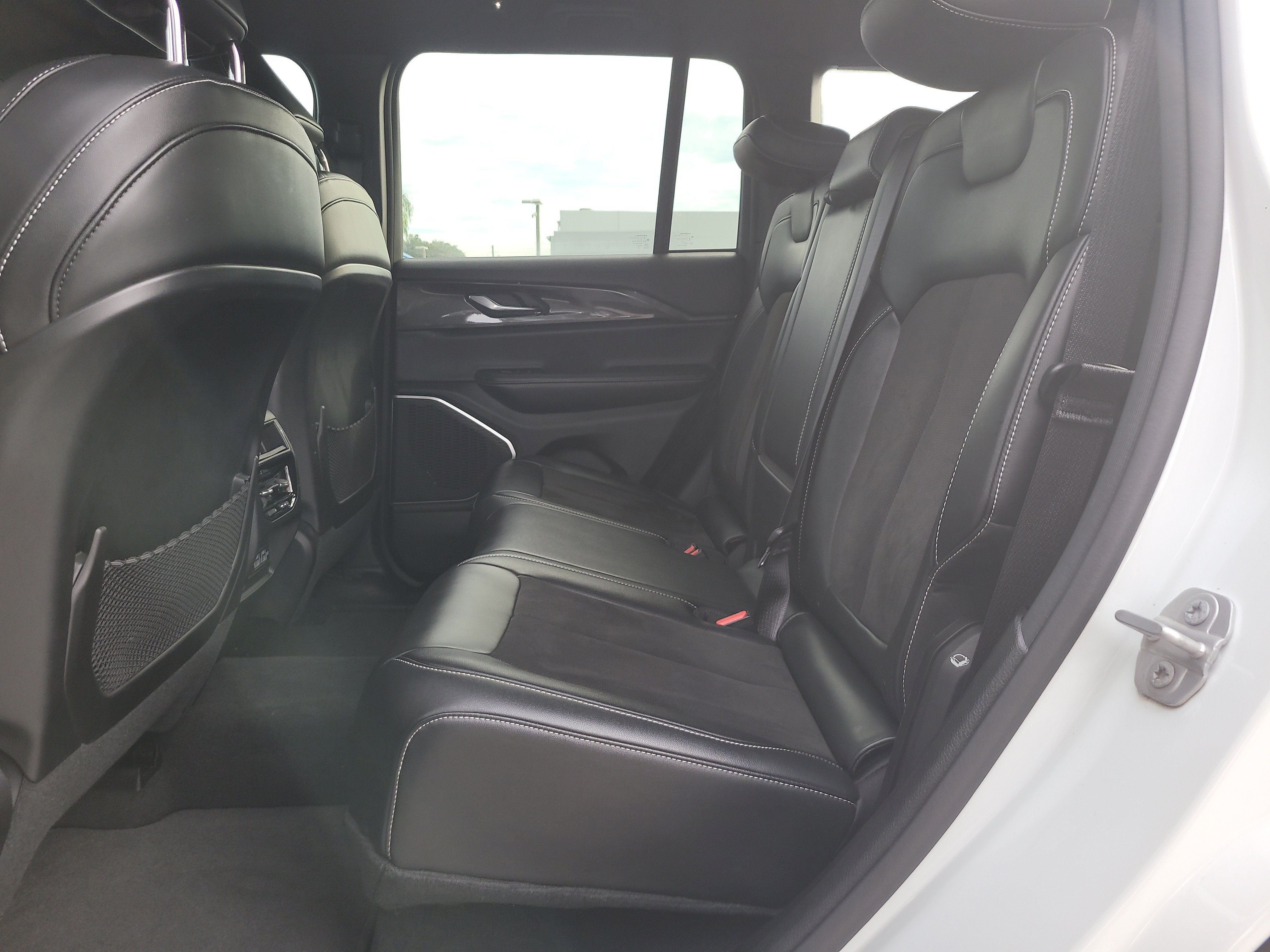 2022 Jeep Grand Cherokee Altitude