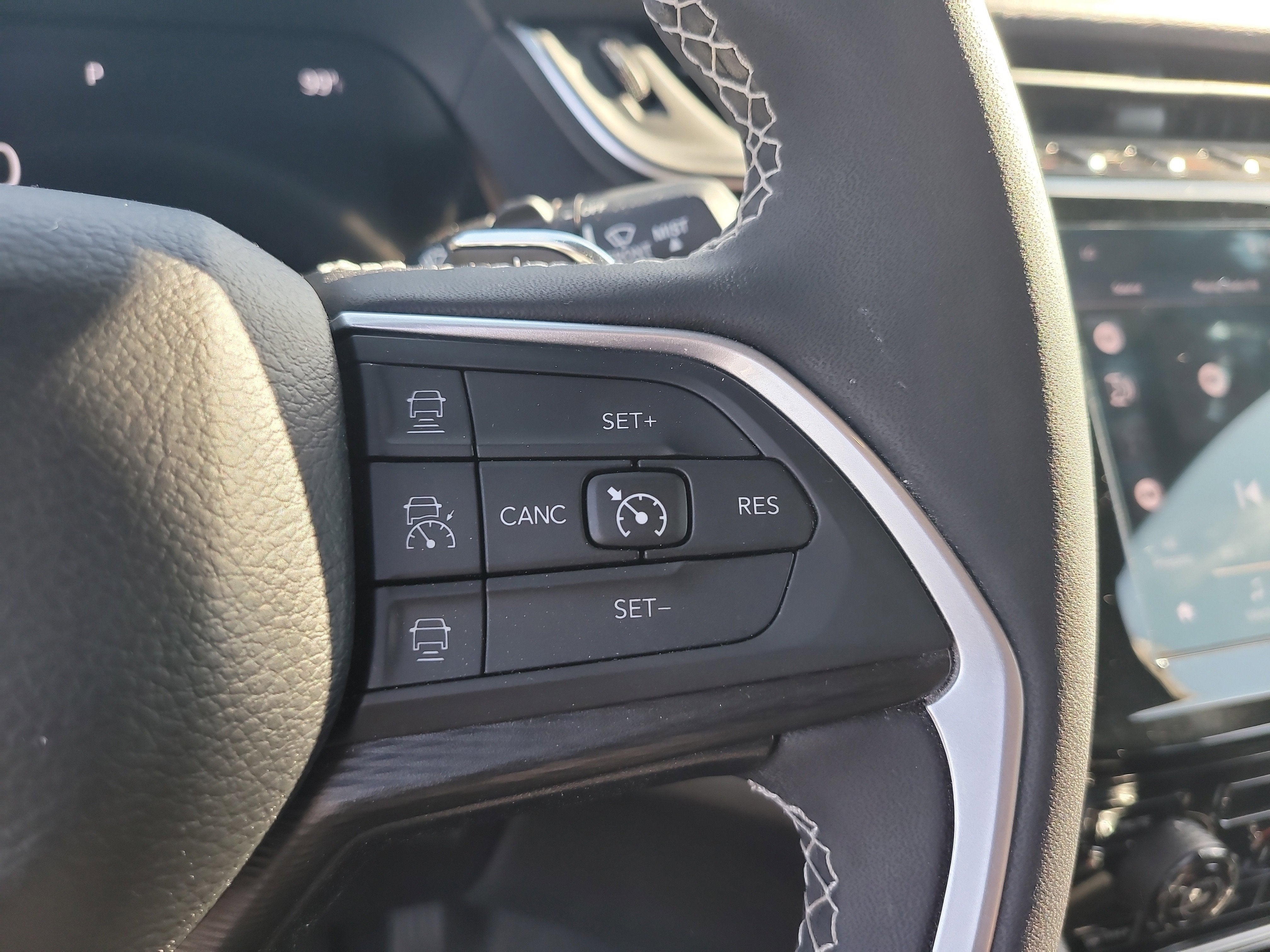 2024 Jeep Grand Cherokee L Laredo