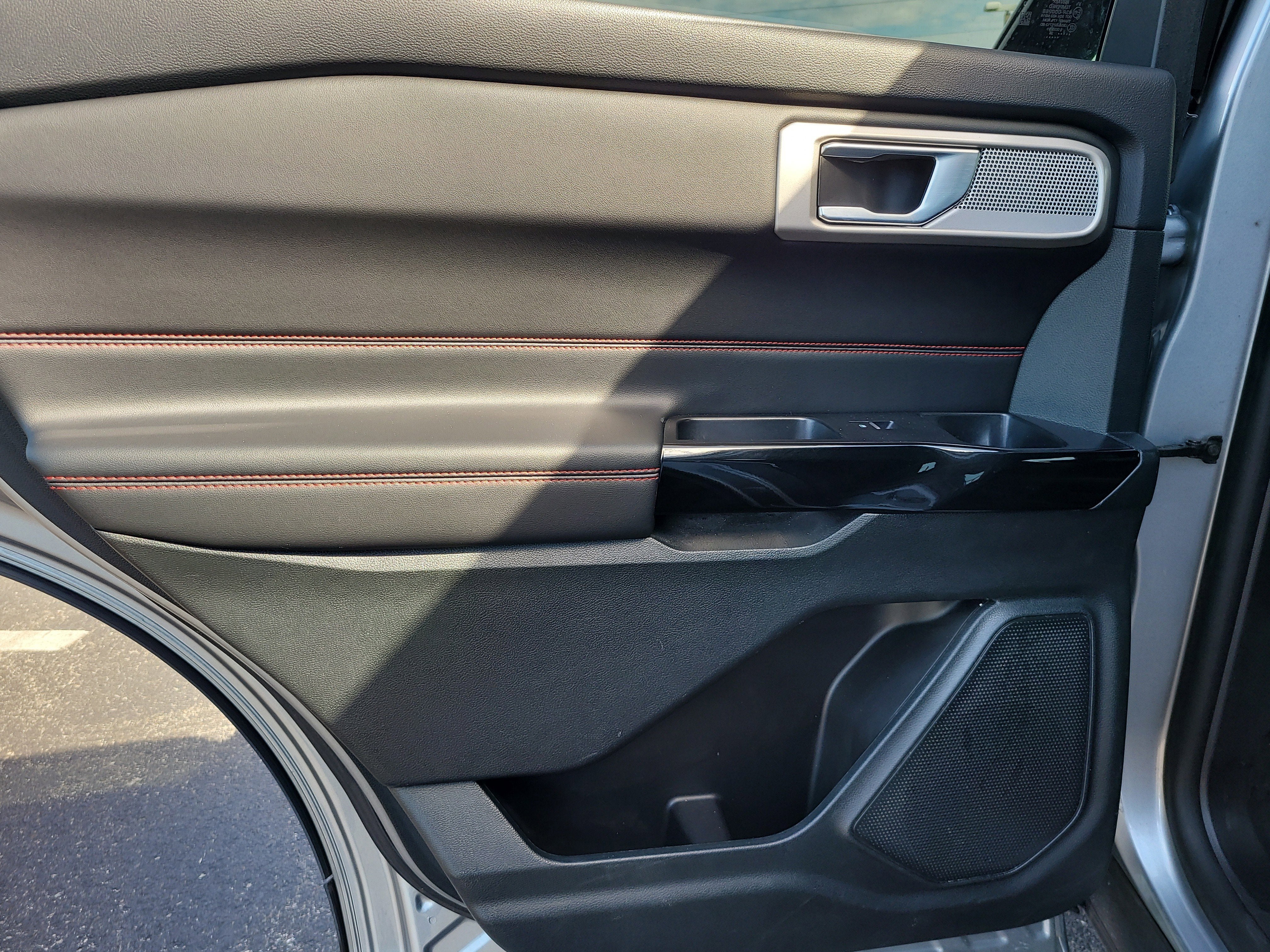 2024 Ford Explorer ST-Line