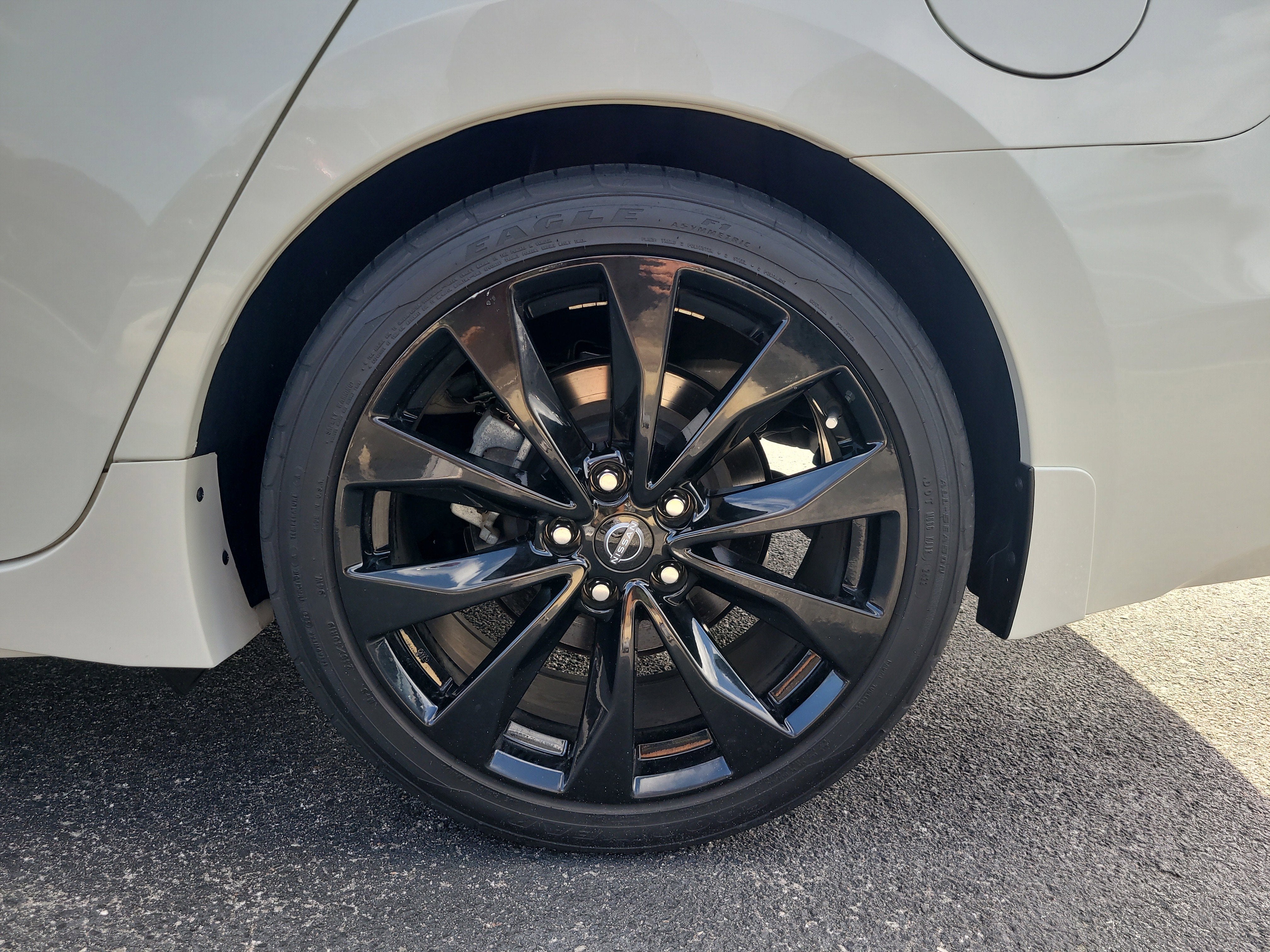 2023 Nissan Maxima SR