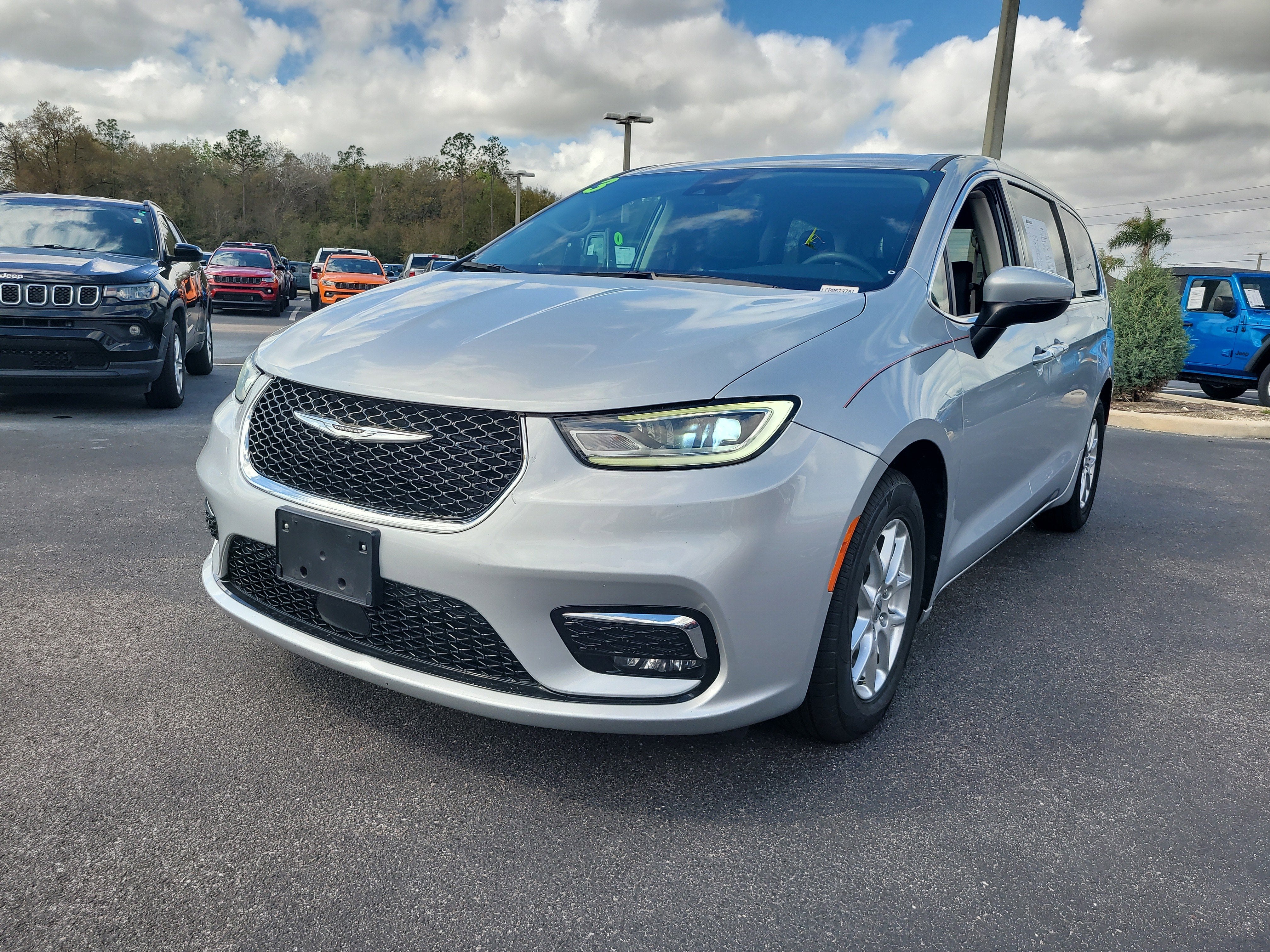 2023 Chrysler Pacifica Touring L