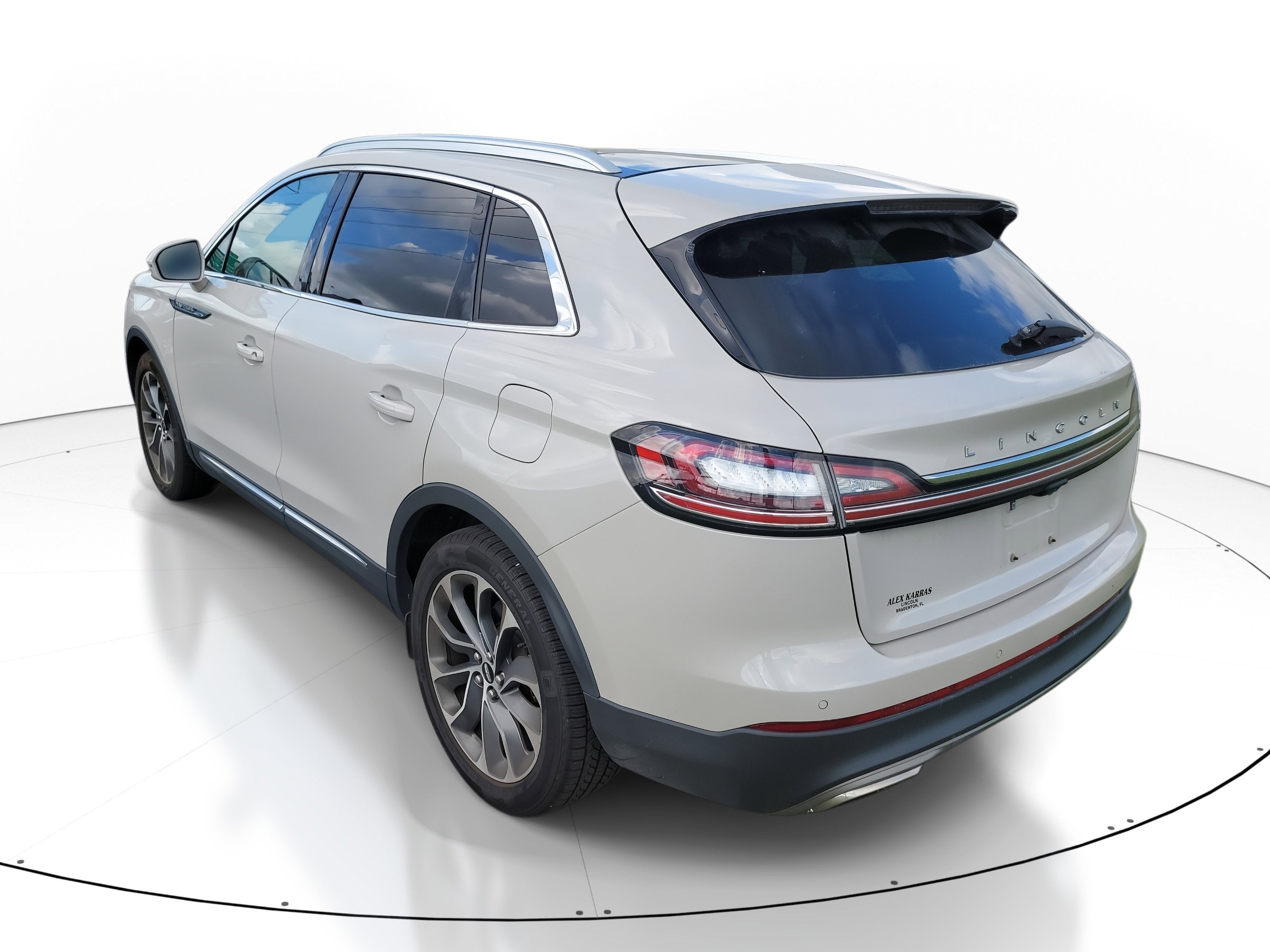 2022 Lincoln Nautilus Reserve