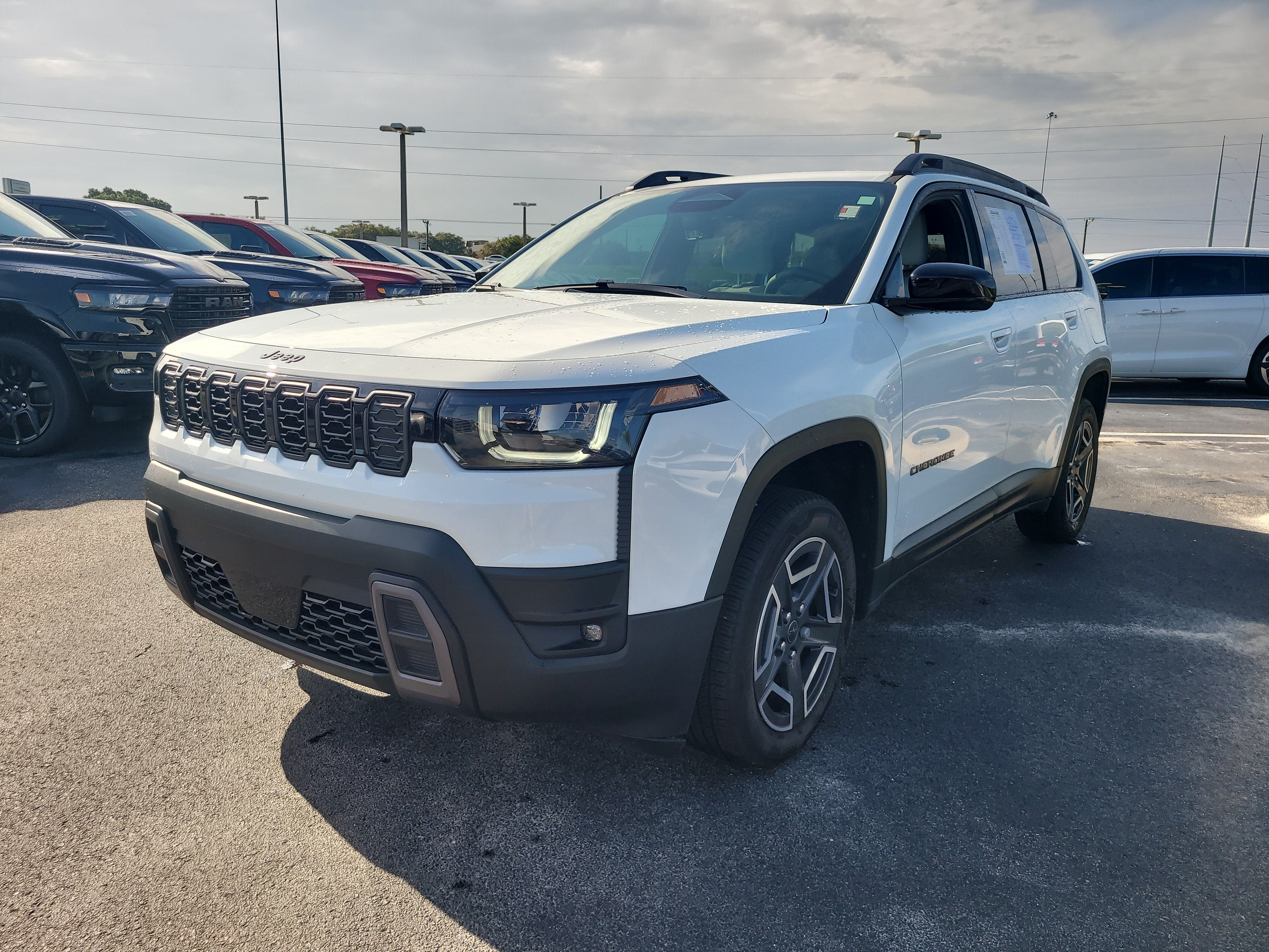 2026 Jeep Cherokee Laredo