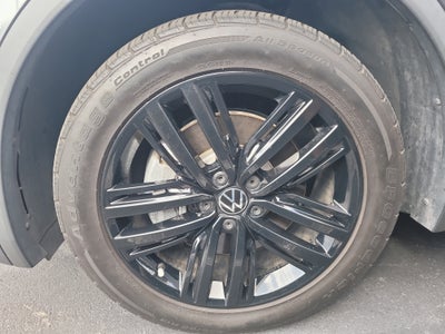 2022 Volkswagen Tiguan SE R-Line Black