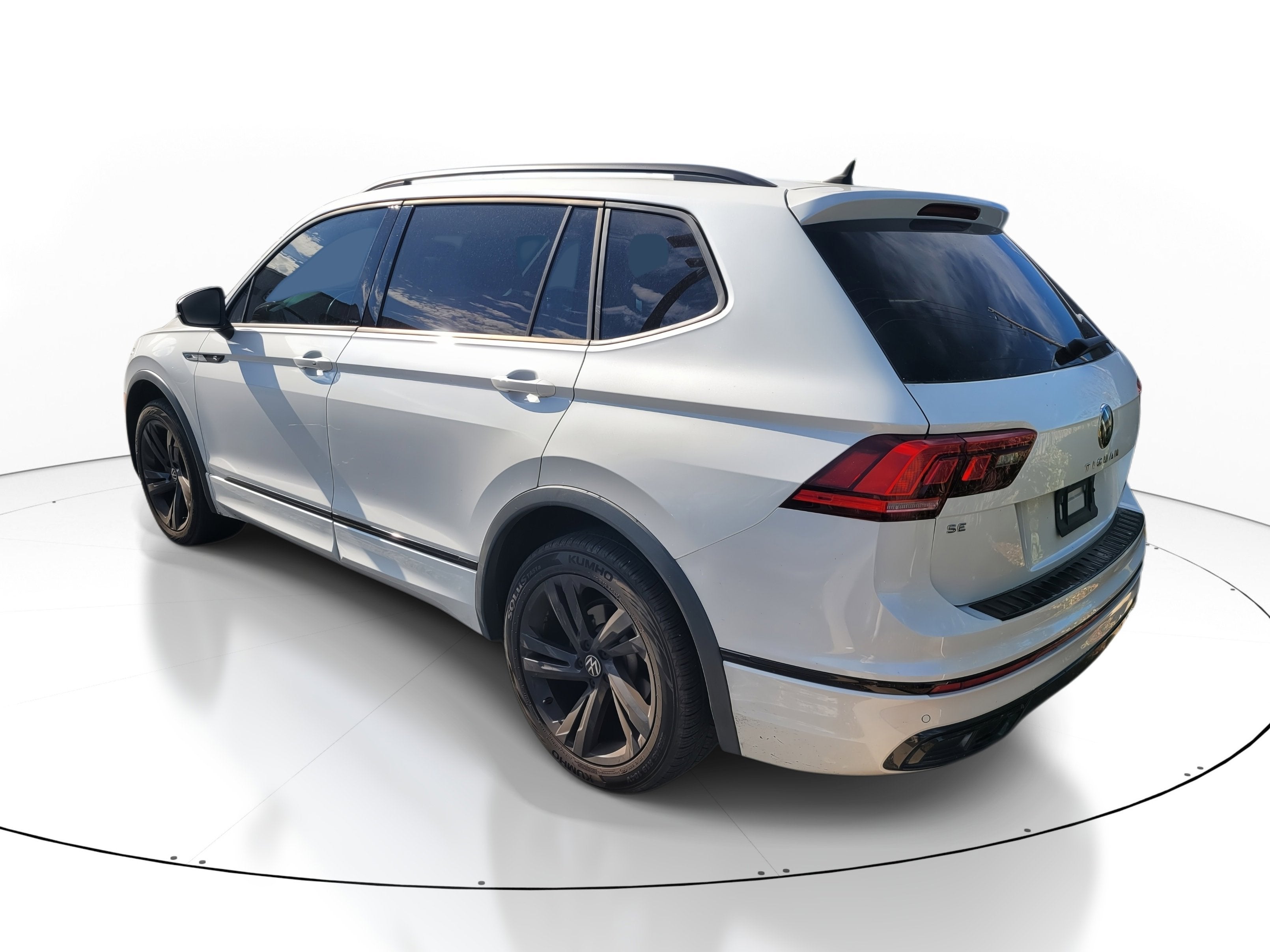 2023 Volkswagen Tiguan SE R-Line Black