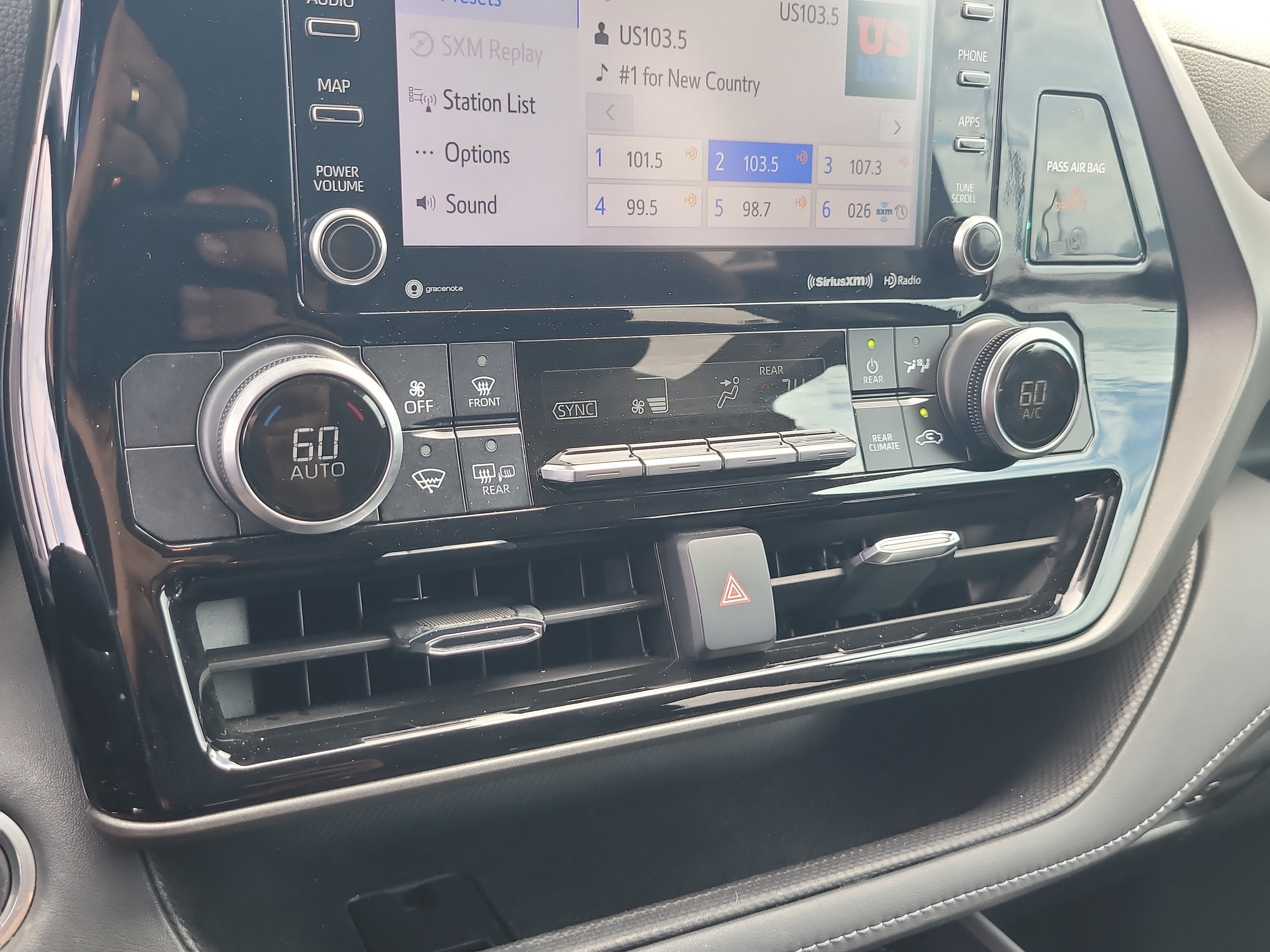 2021 Toyota Highlander L