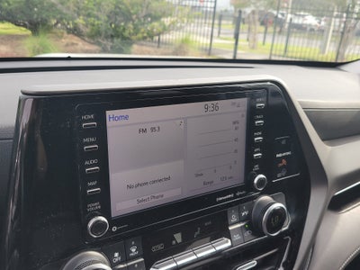 2022 Toyota Highlander LE