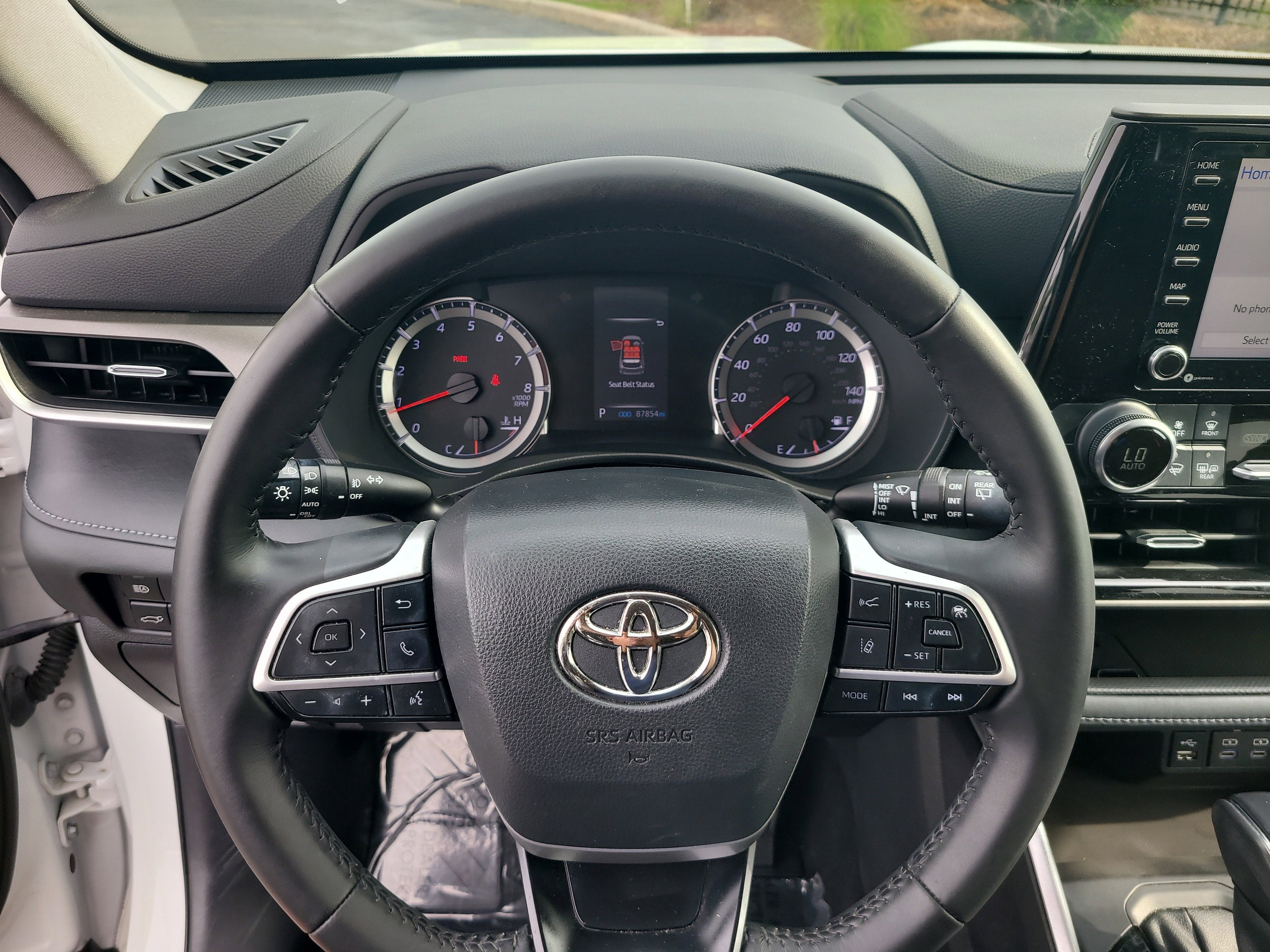2022 Toyota Highlander LE