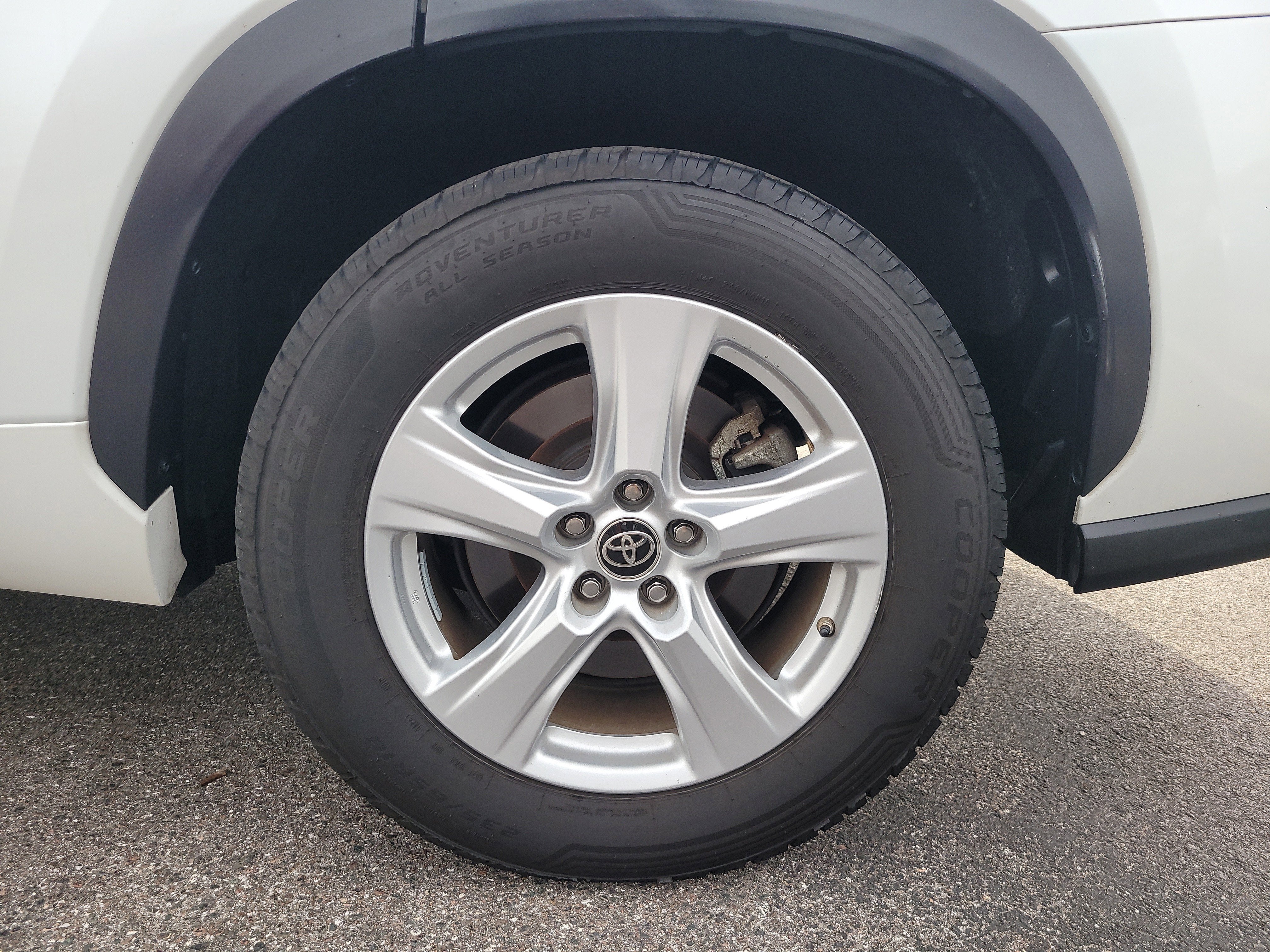 2022 Toyota Highlander LE