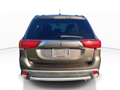 2016 Mitsubishi Outlander SE