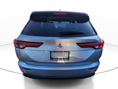2024 Mitsubishi Outlander ES