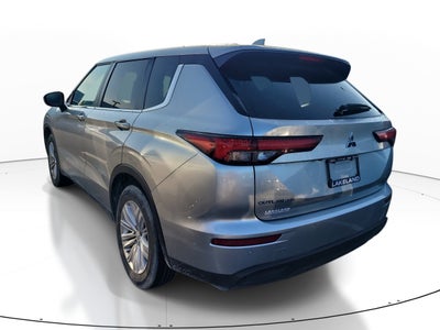 2024 Mitsubishi Outlander ES