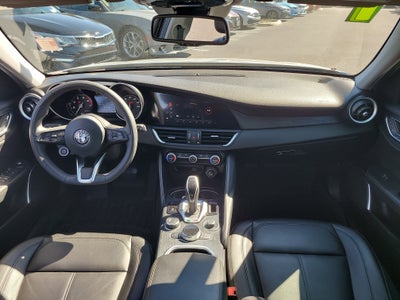 2021 Alfa Romeo Giulia Base
