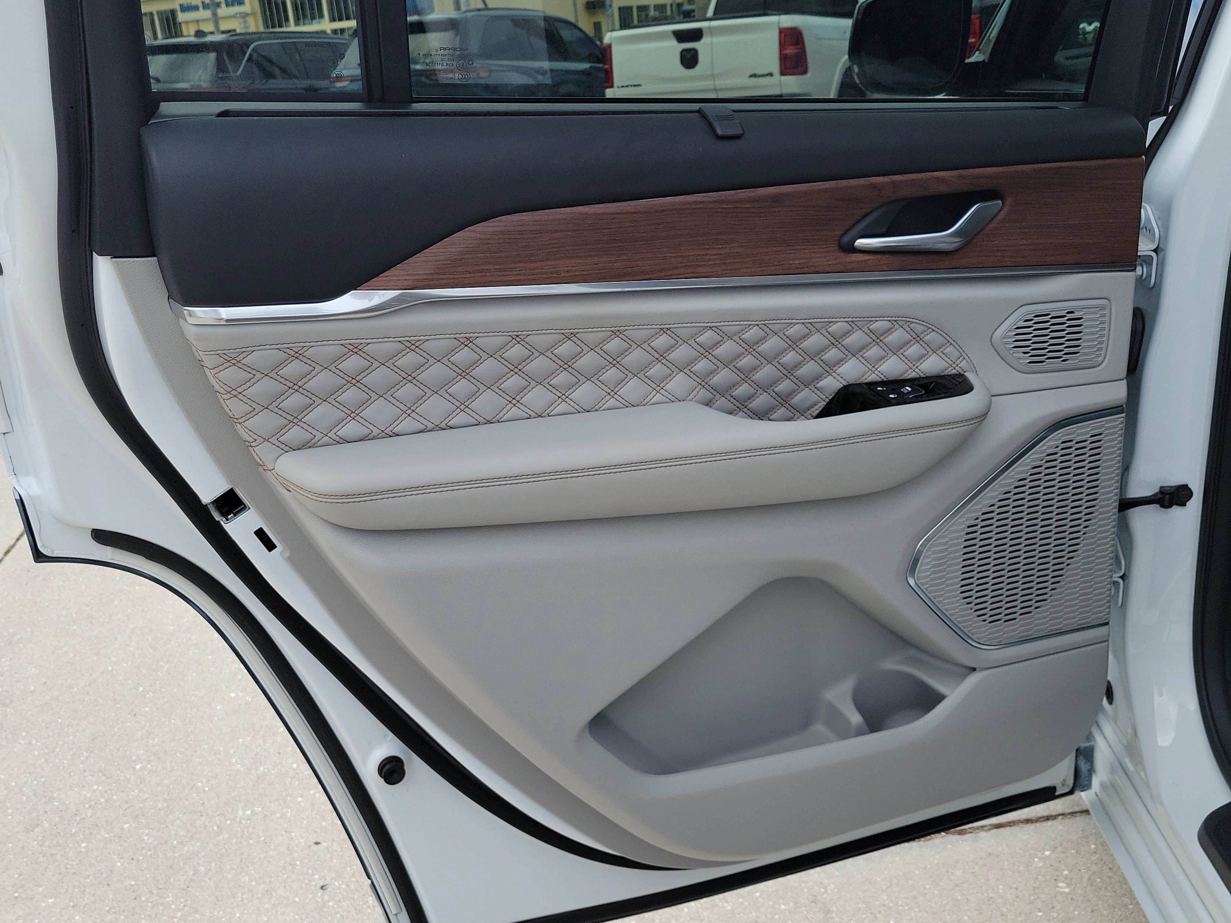 2023 Jeep Grand Cherokee L Summit