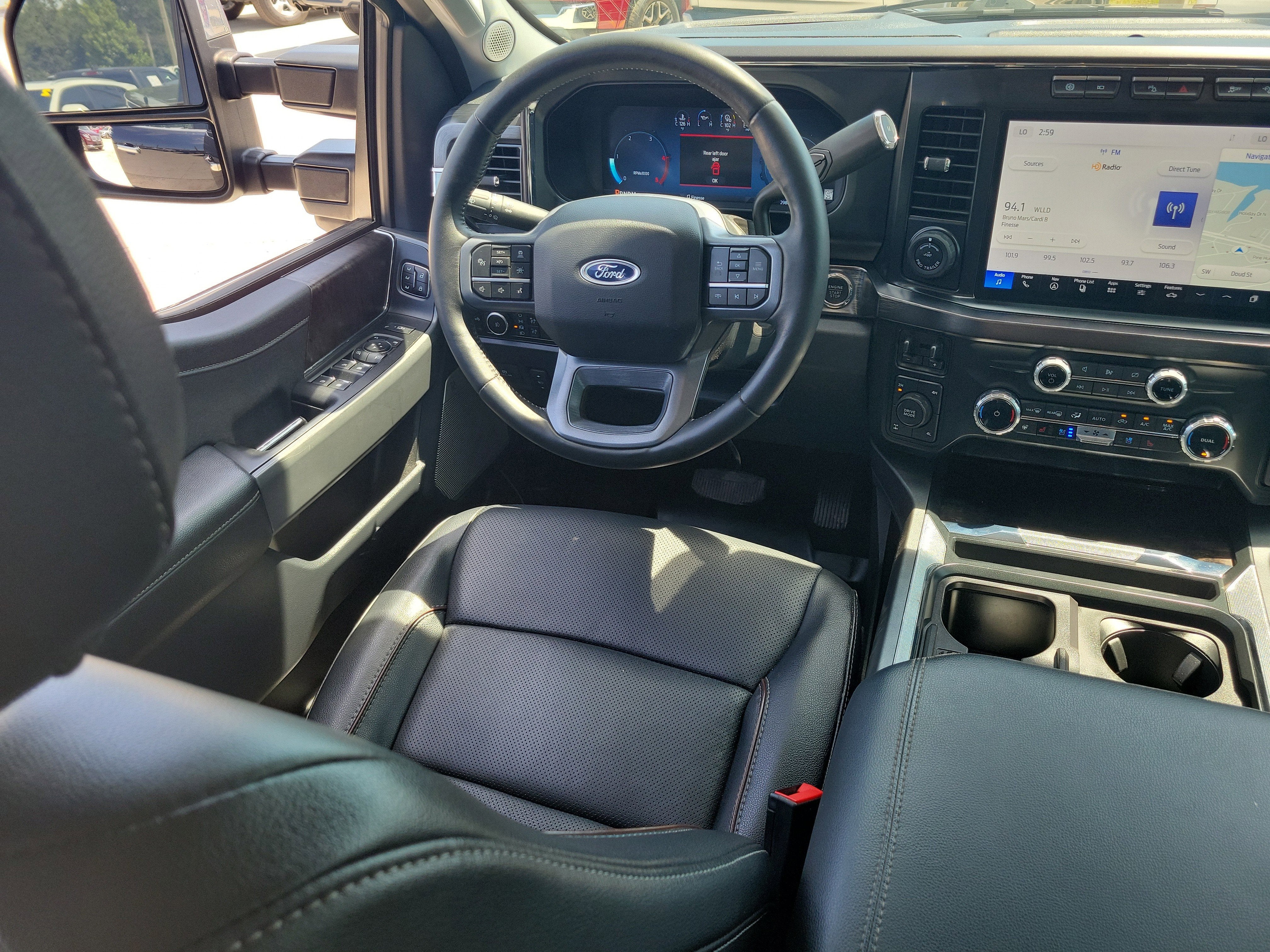 2023 Ford Super Duty F-250 SRW LARIAT