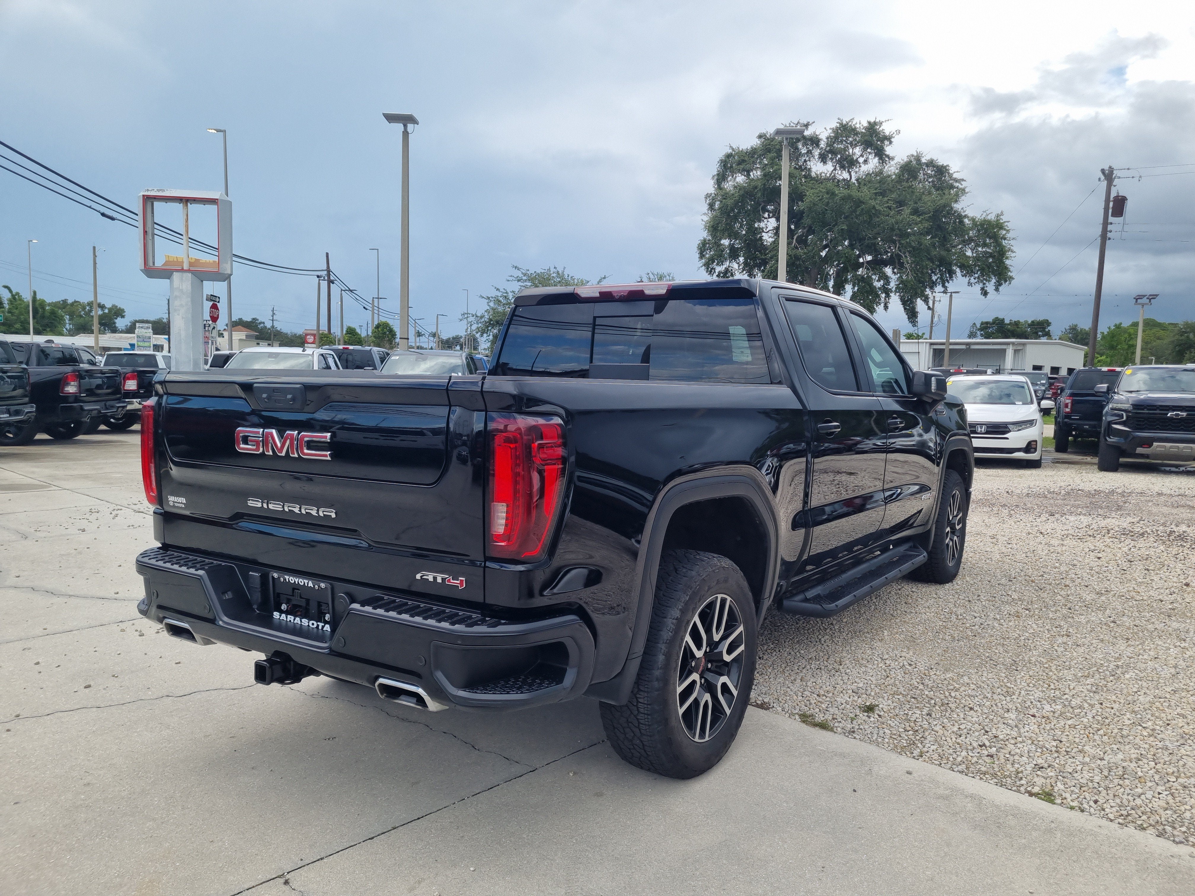 2024 GMC Sierra 1500 AT4