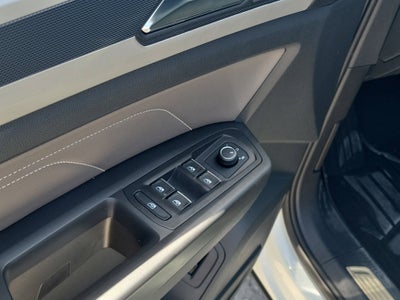 2022 Volkswagen Atlas Cross Sport 2.0T SEL R-Line