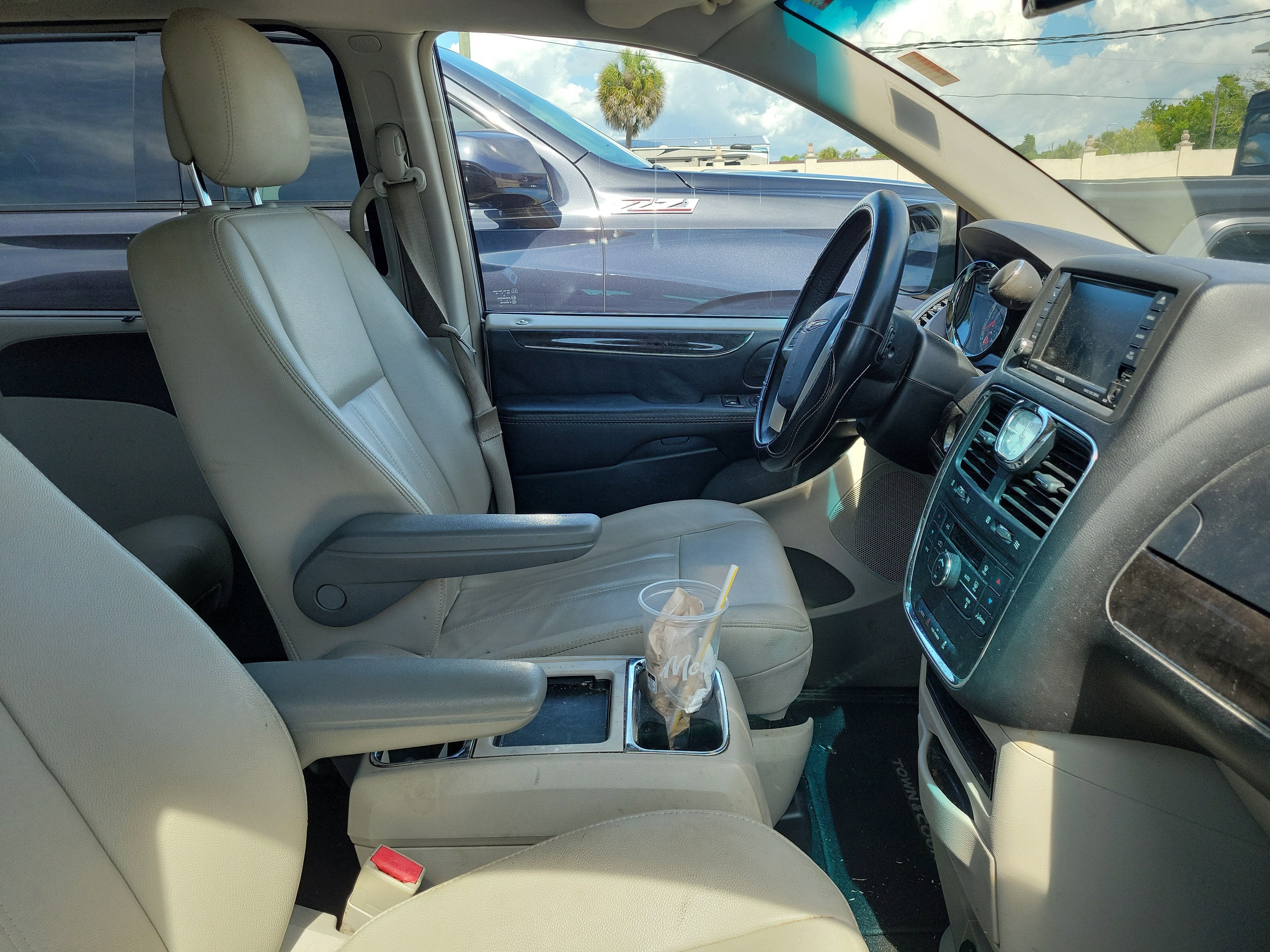 2016 Chrysler Town & Country Touring
