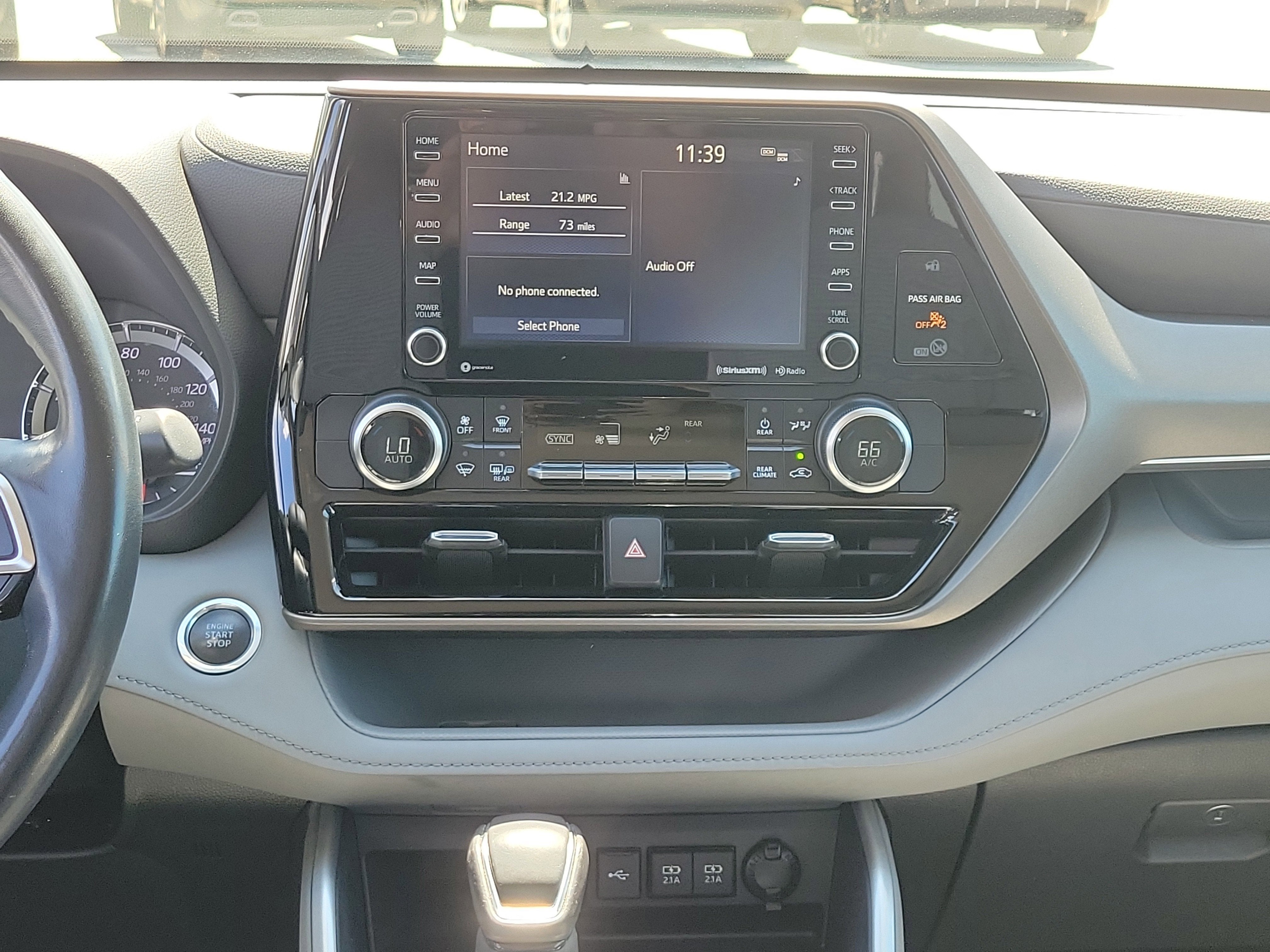 2020 Toyota Highlander LE