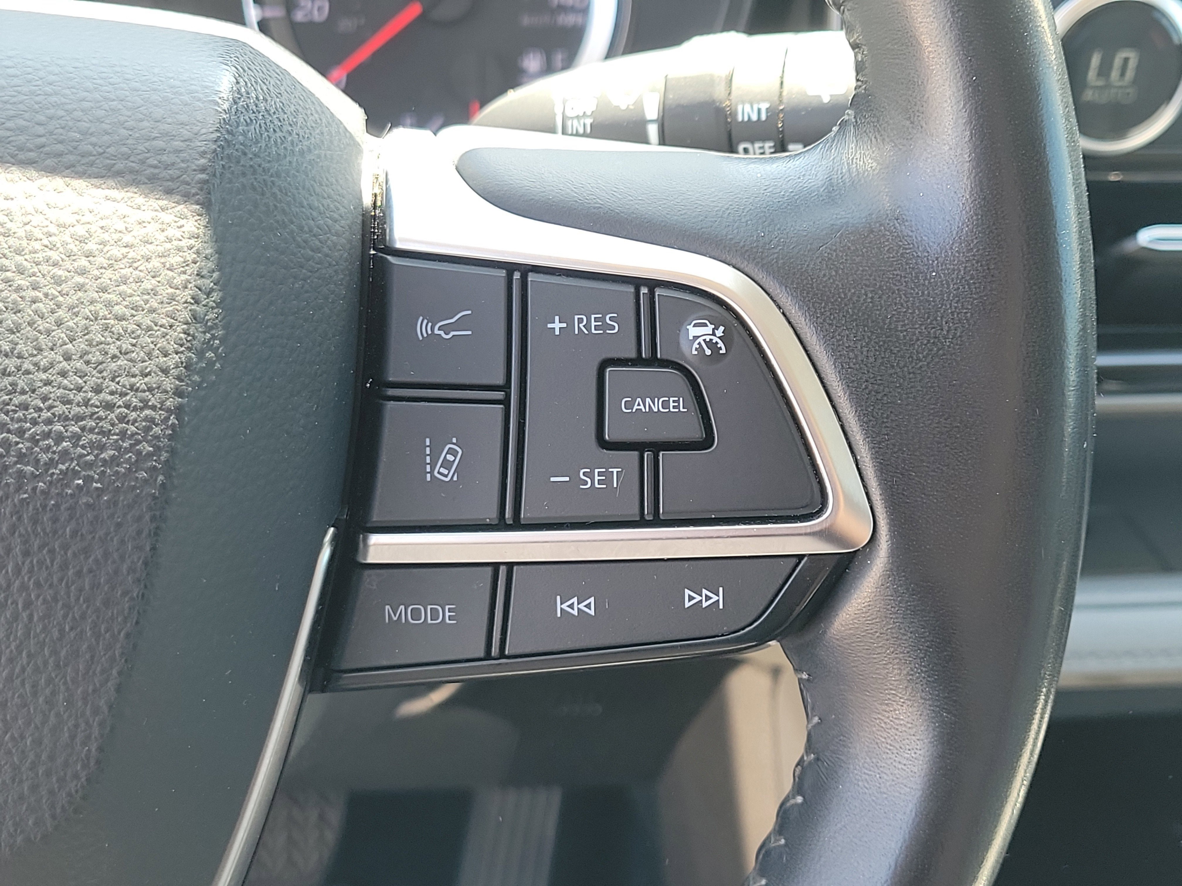 2020 Toyota Highlander LE