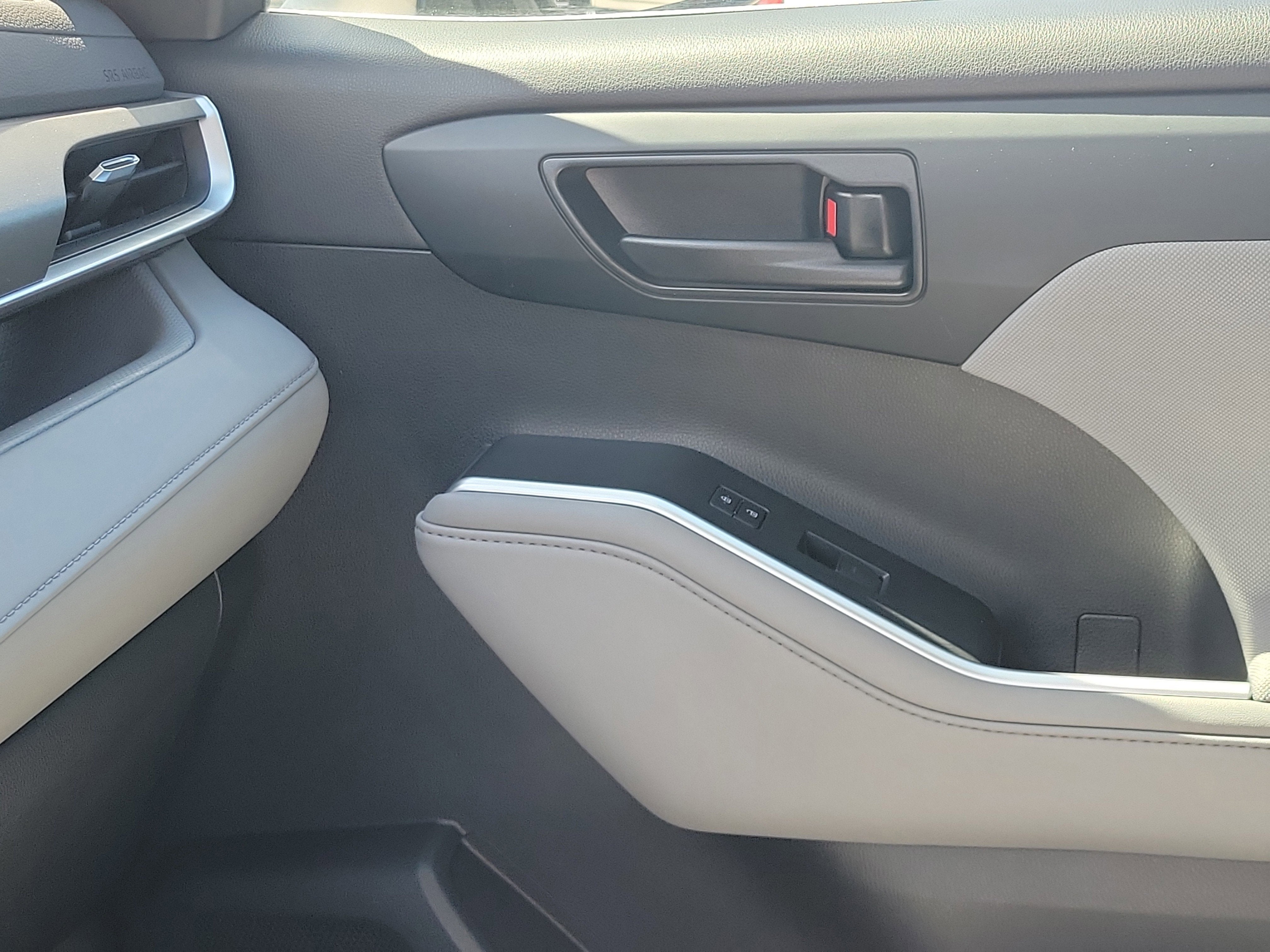 2020 Toyota Highlander LE